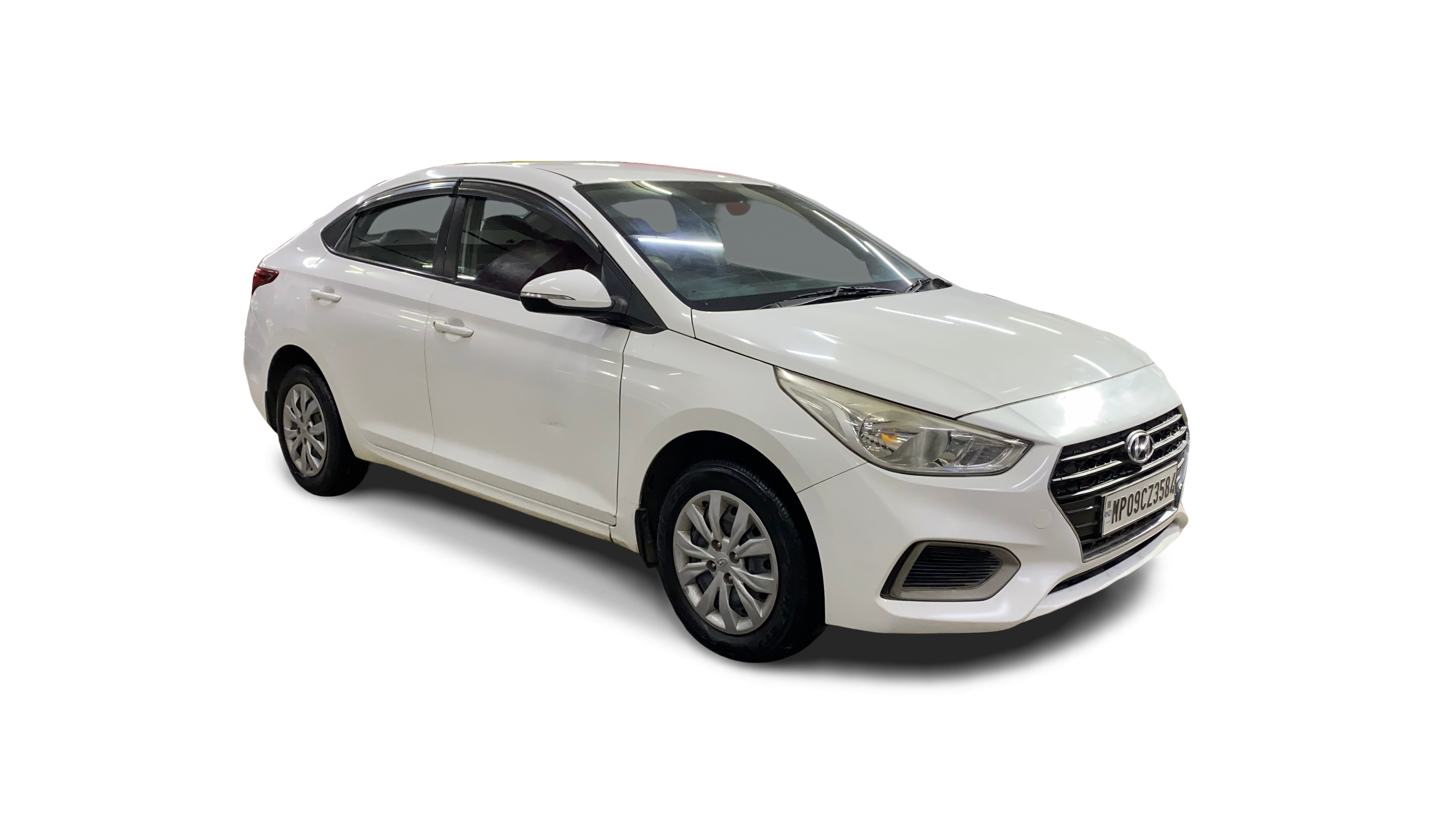 Hyundai Verna-img