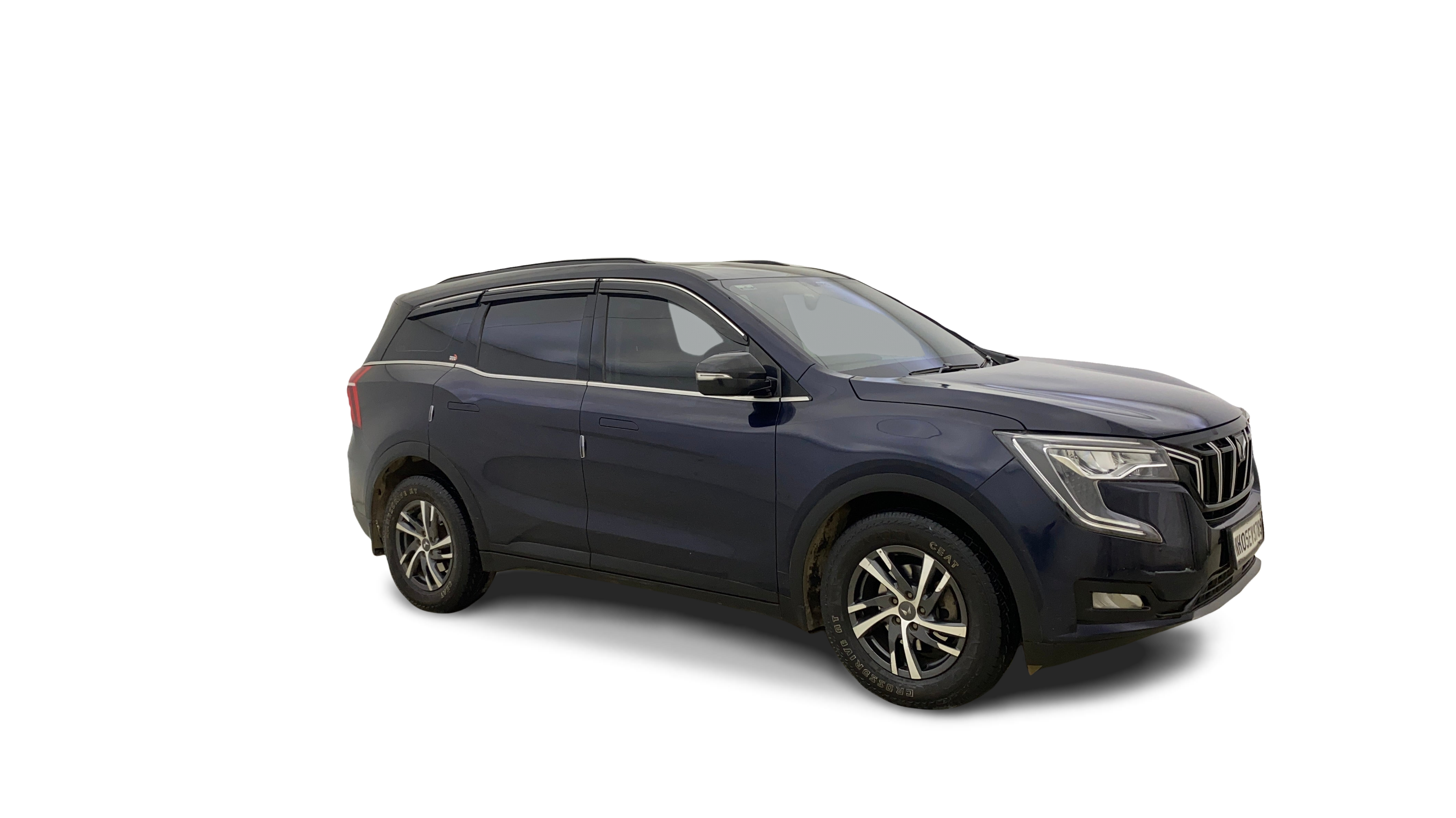 Mahindra XUV700-img