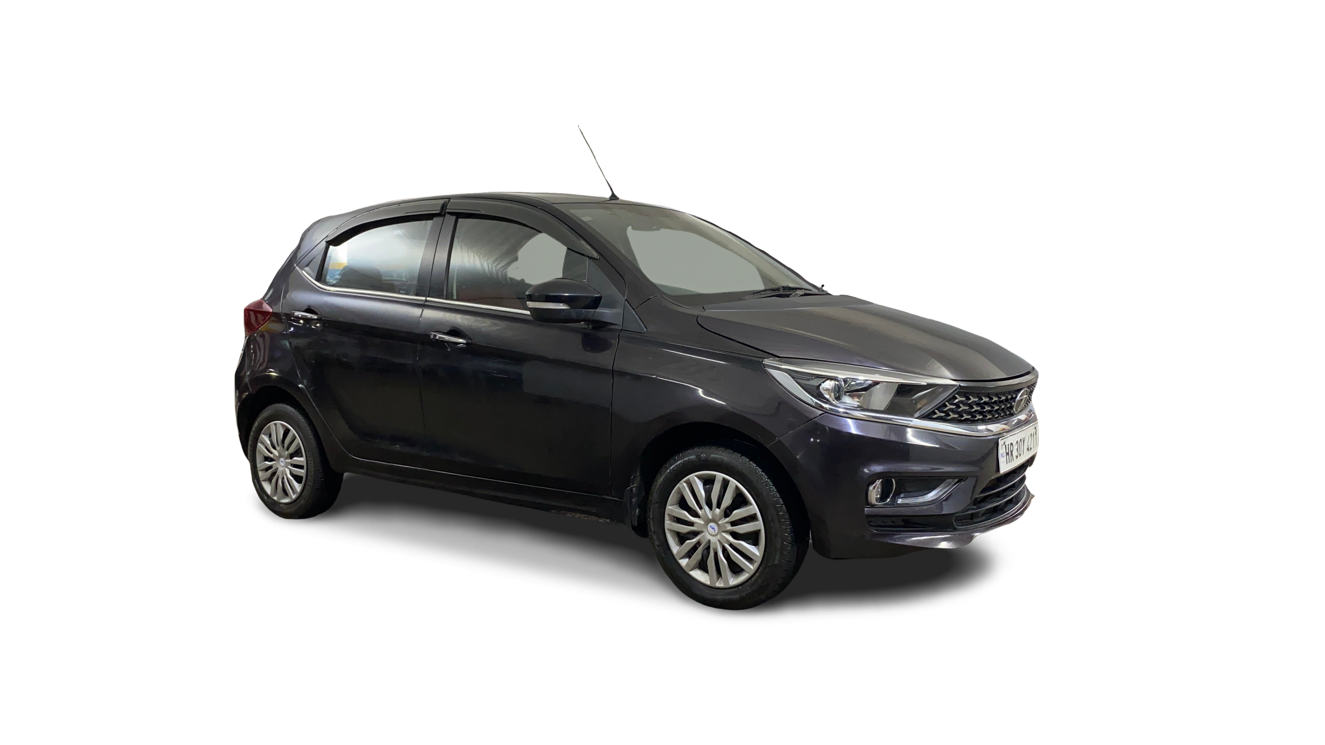 Tata Tiago-img