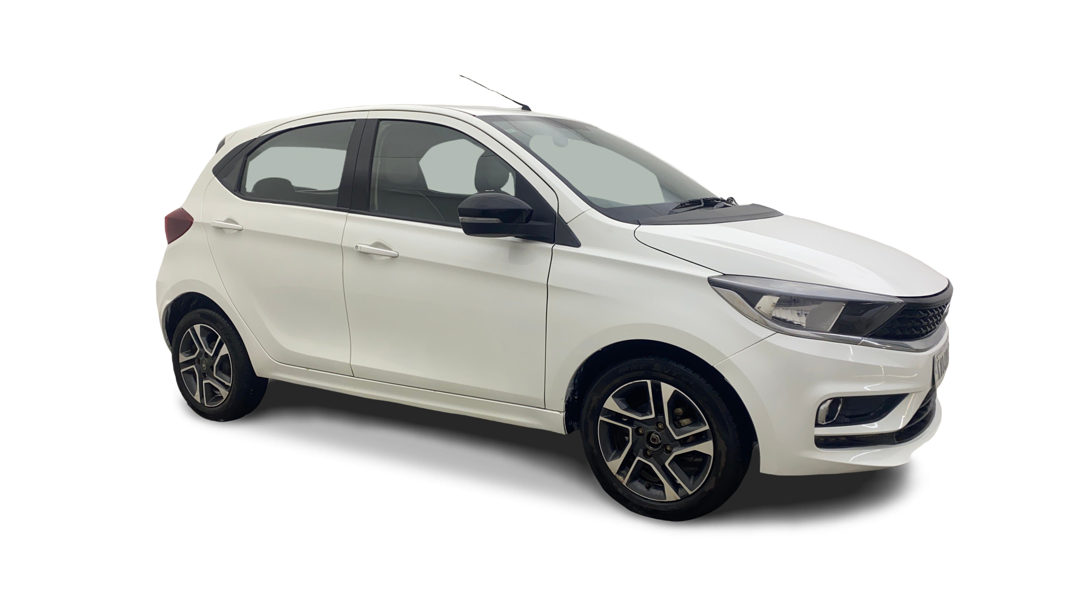 Tata Tiago-img