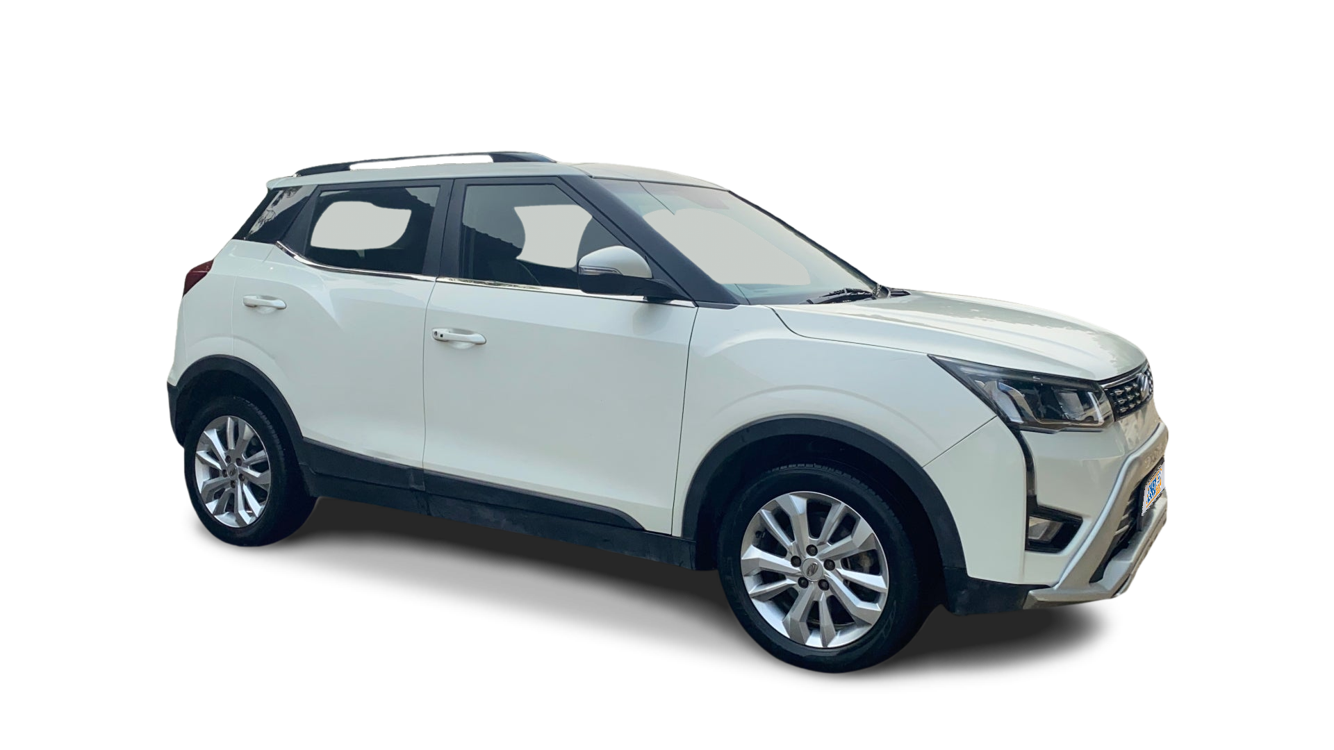 Mahindra XUV300-img