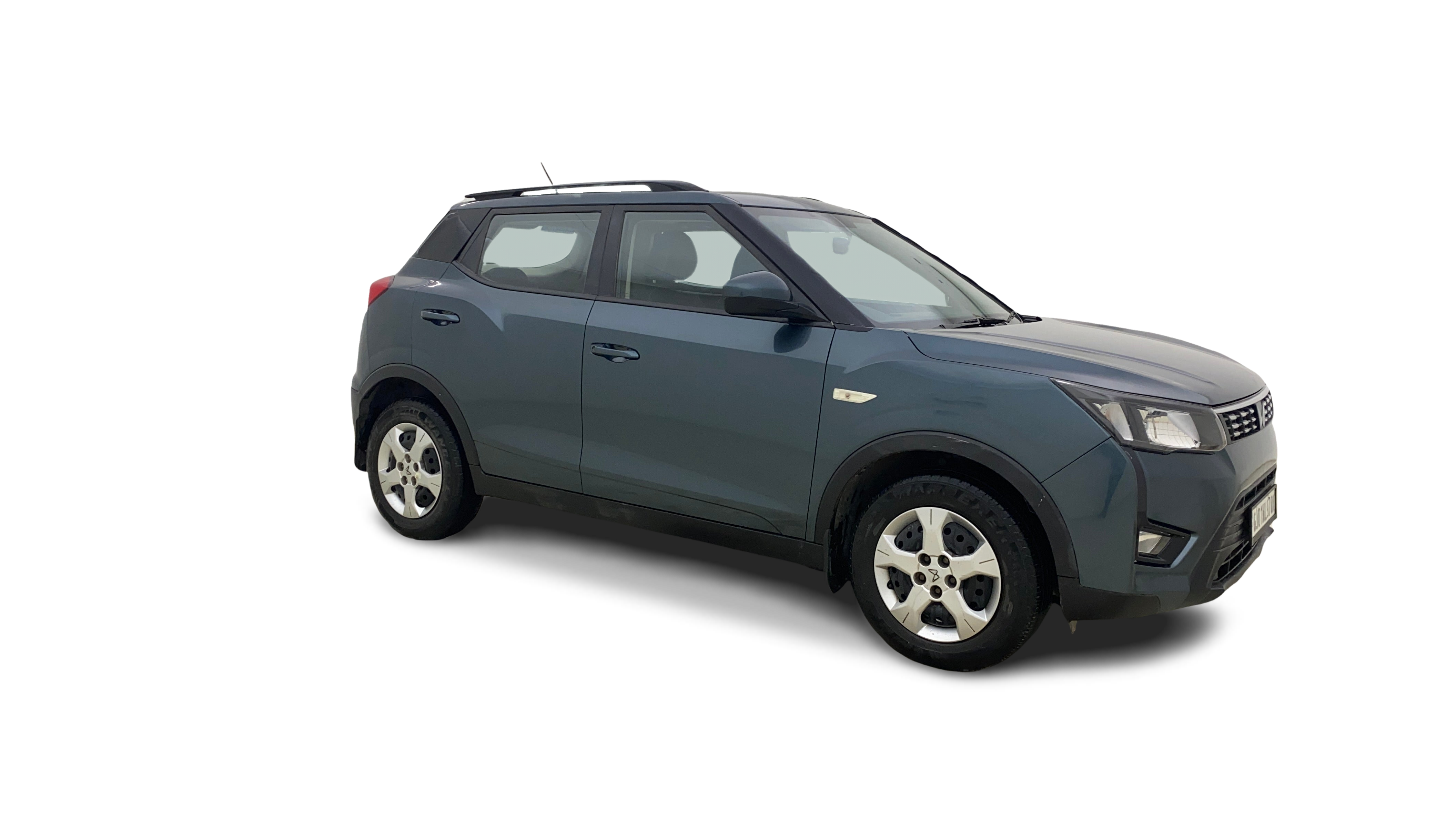 Mahindra XUV300-img