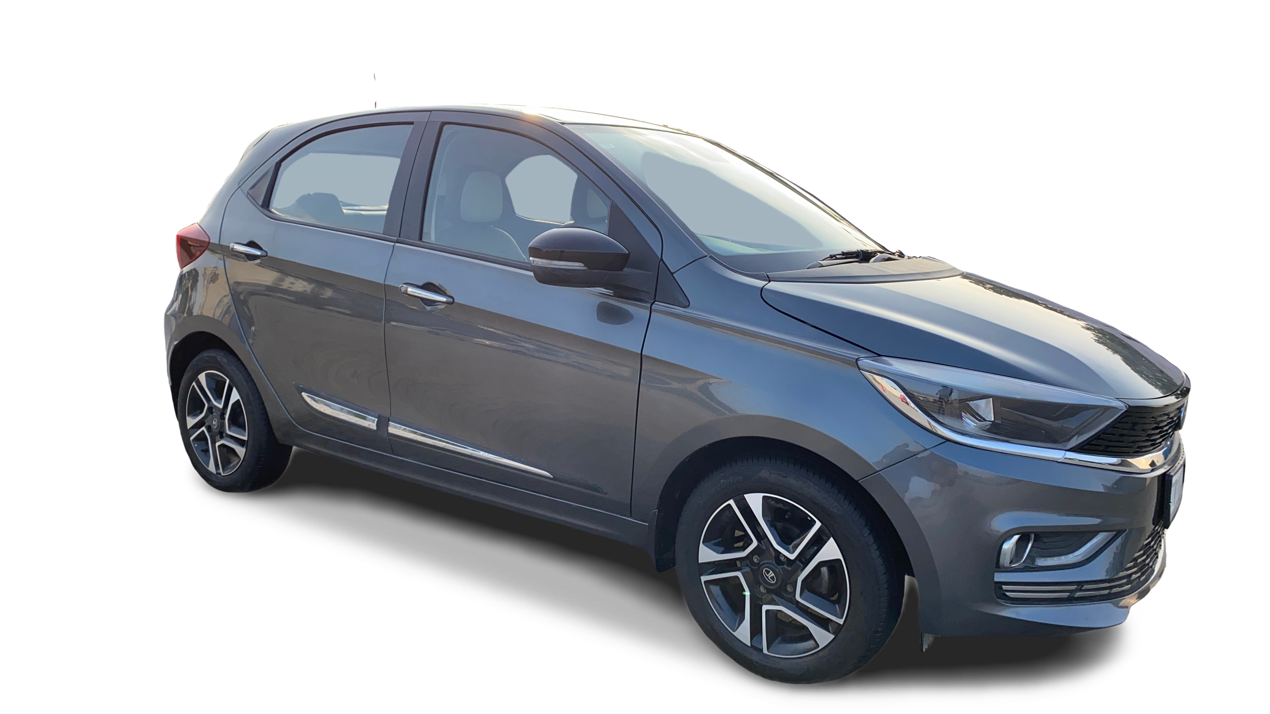 Tata Tiago-img