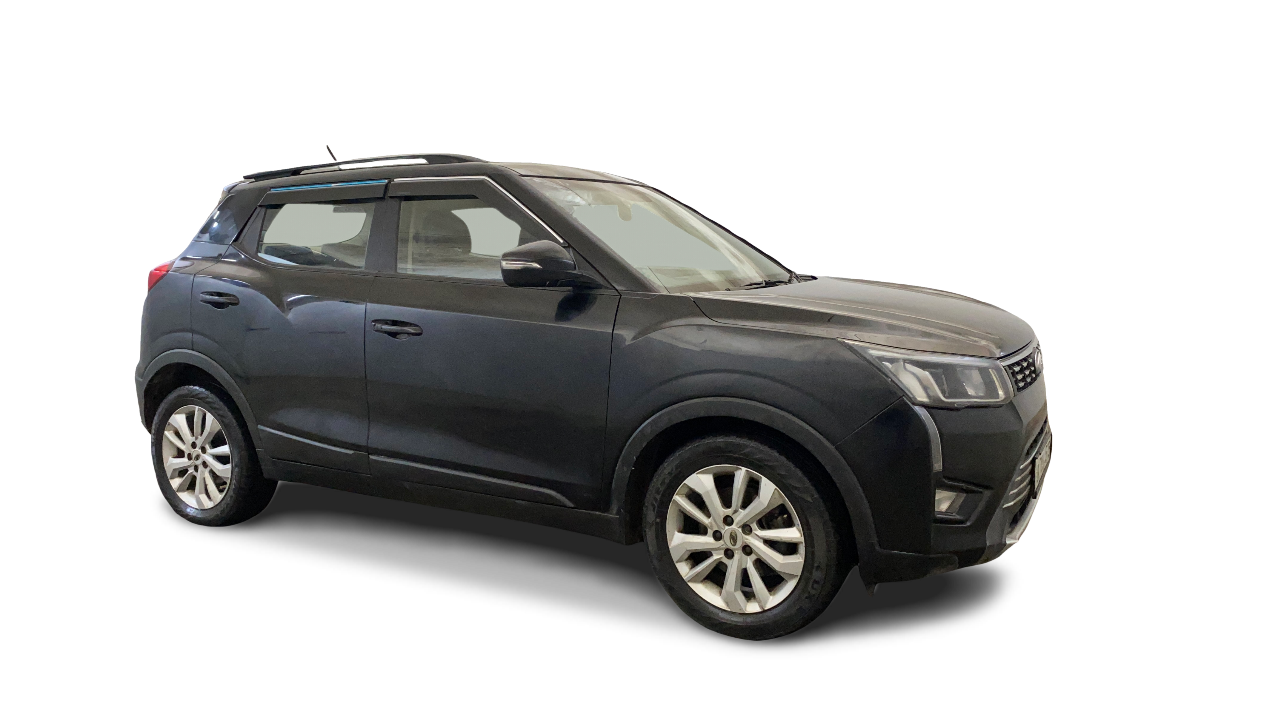 2021 Mahindra XUV300 - SUV - Petrol - Manual - ₹5.60 lakh