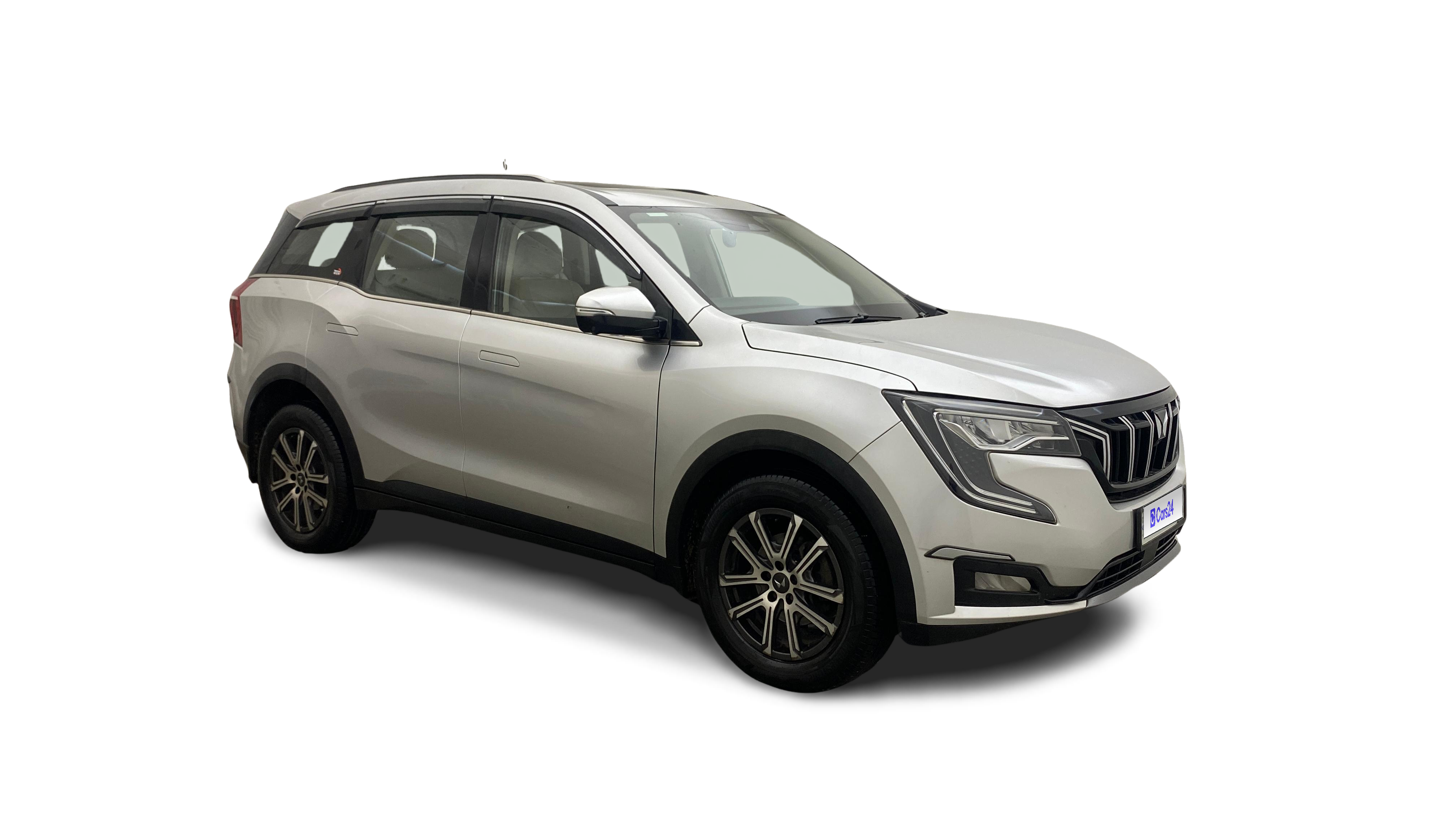 2022 Mahindra XUV700 - SUV - Petrol - Automatic - ₹13.49 lakh