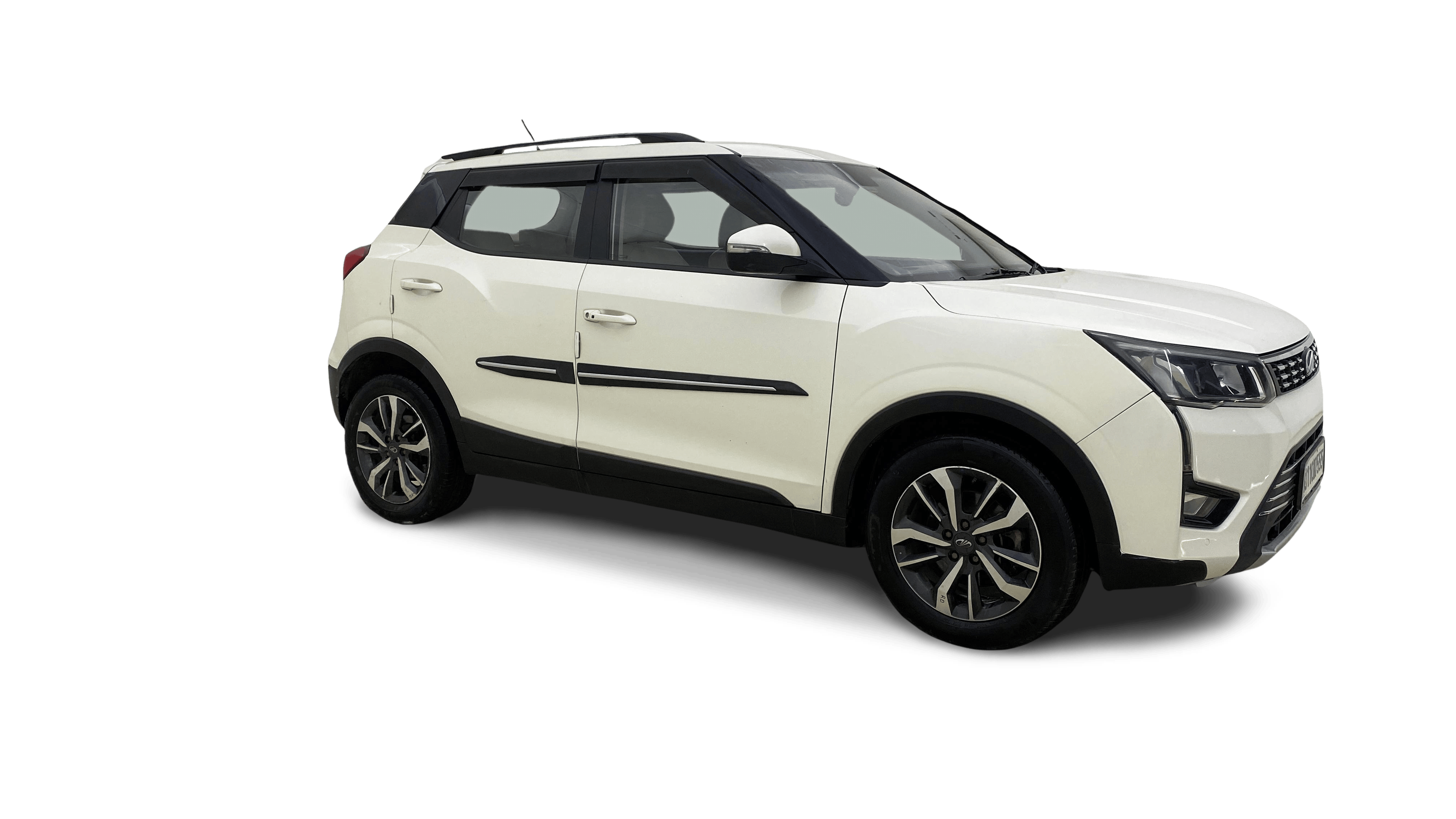 2022 Mahindra XUV300 - SUV - Diesel - Manual - ₹8.28 lakh