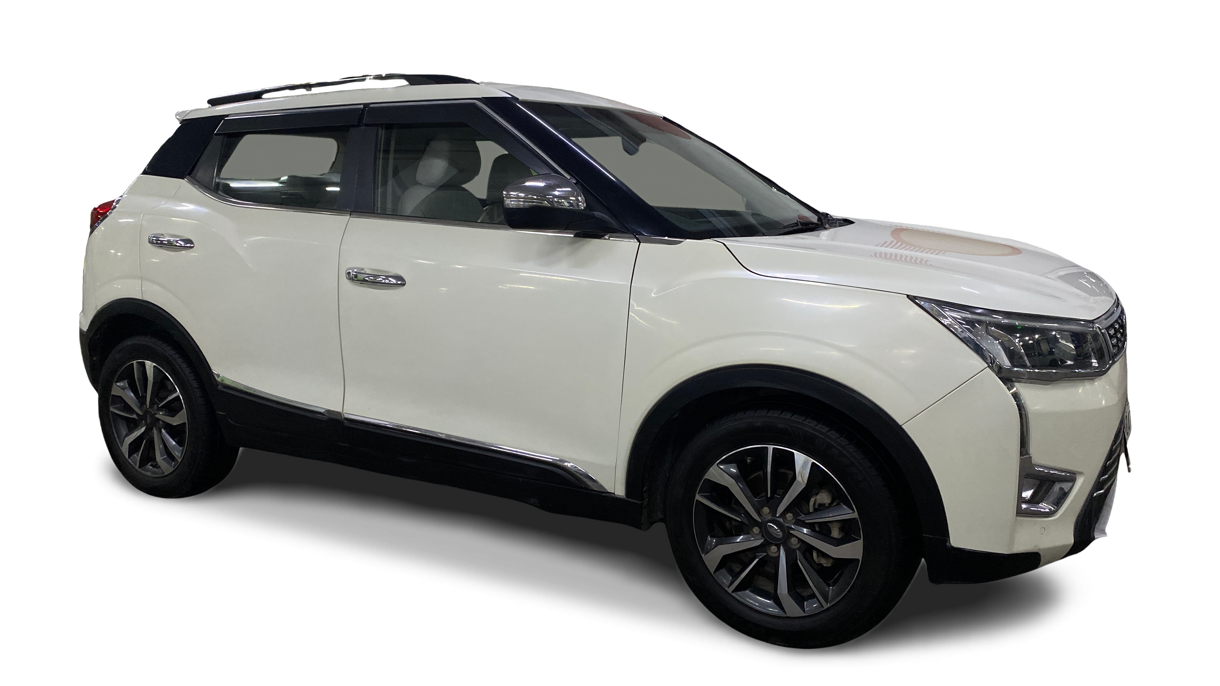 2022 Mahindra XUV300 - SUV - Petrol - Manual - ₹7.00 lakh