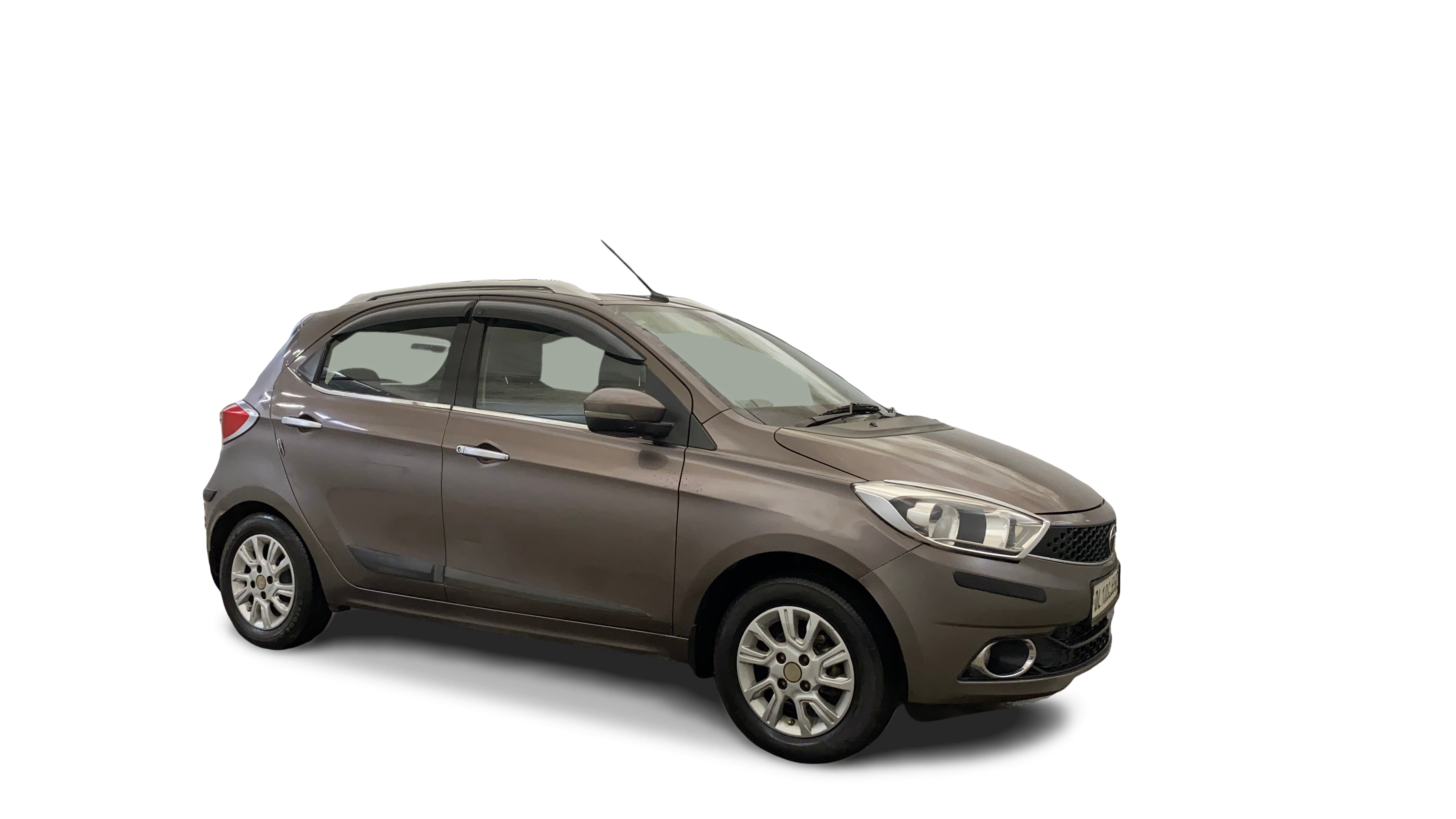 Tata Tiago-img