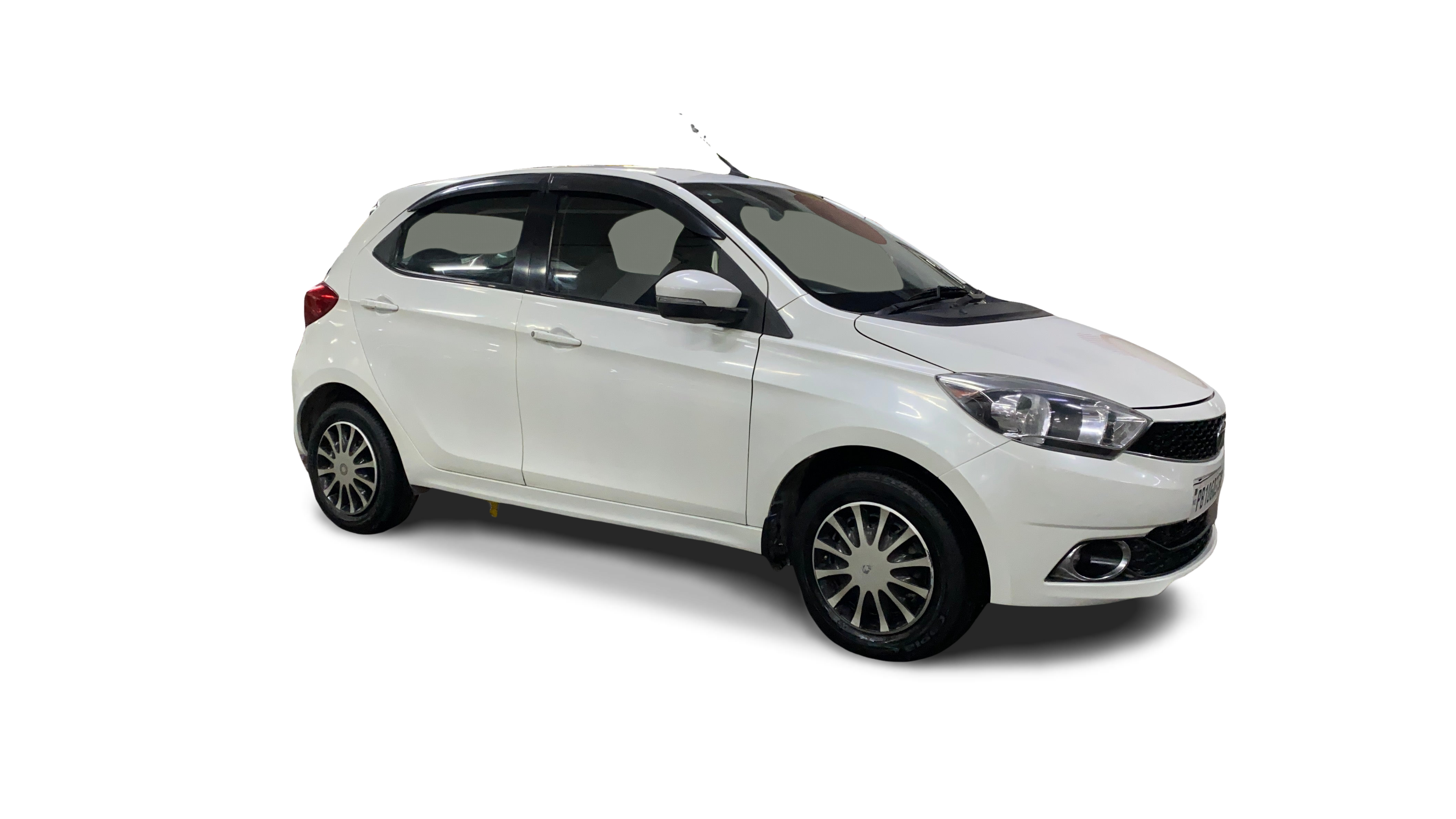 Tata Tiago-img