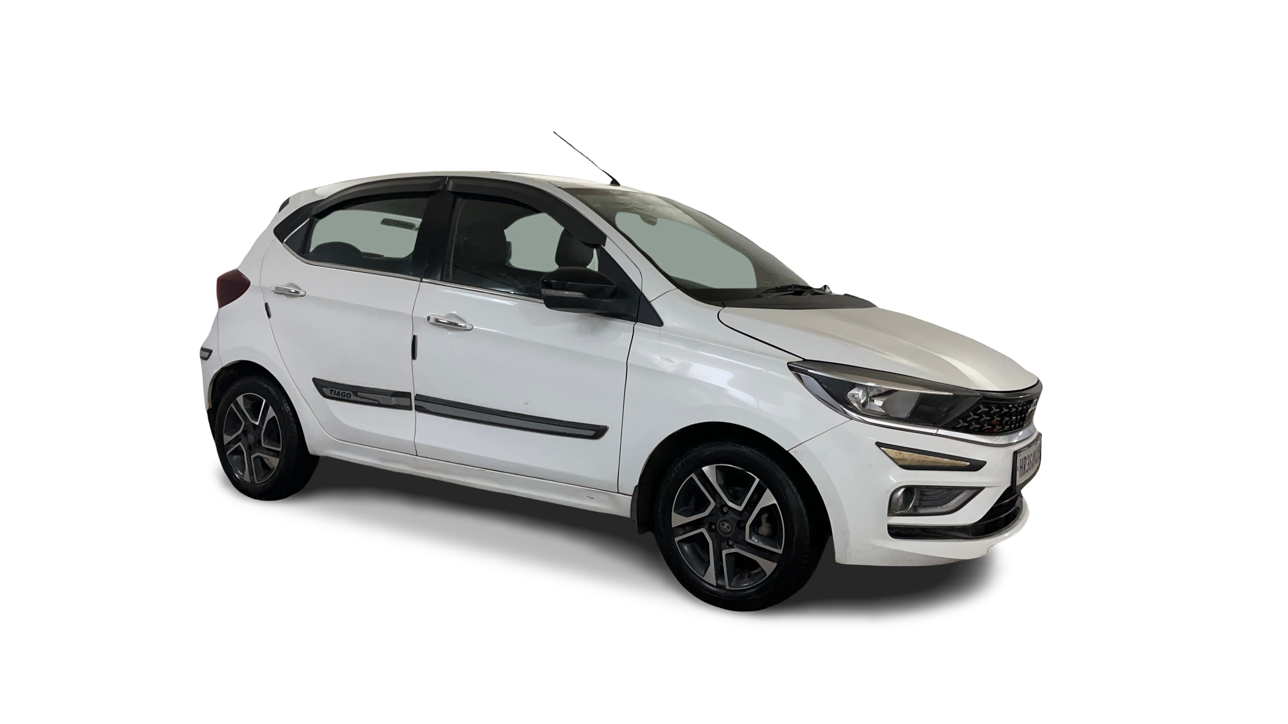 Tata Tiago-img