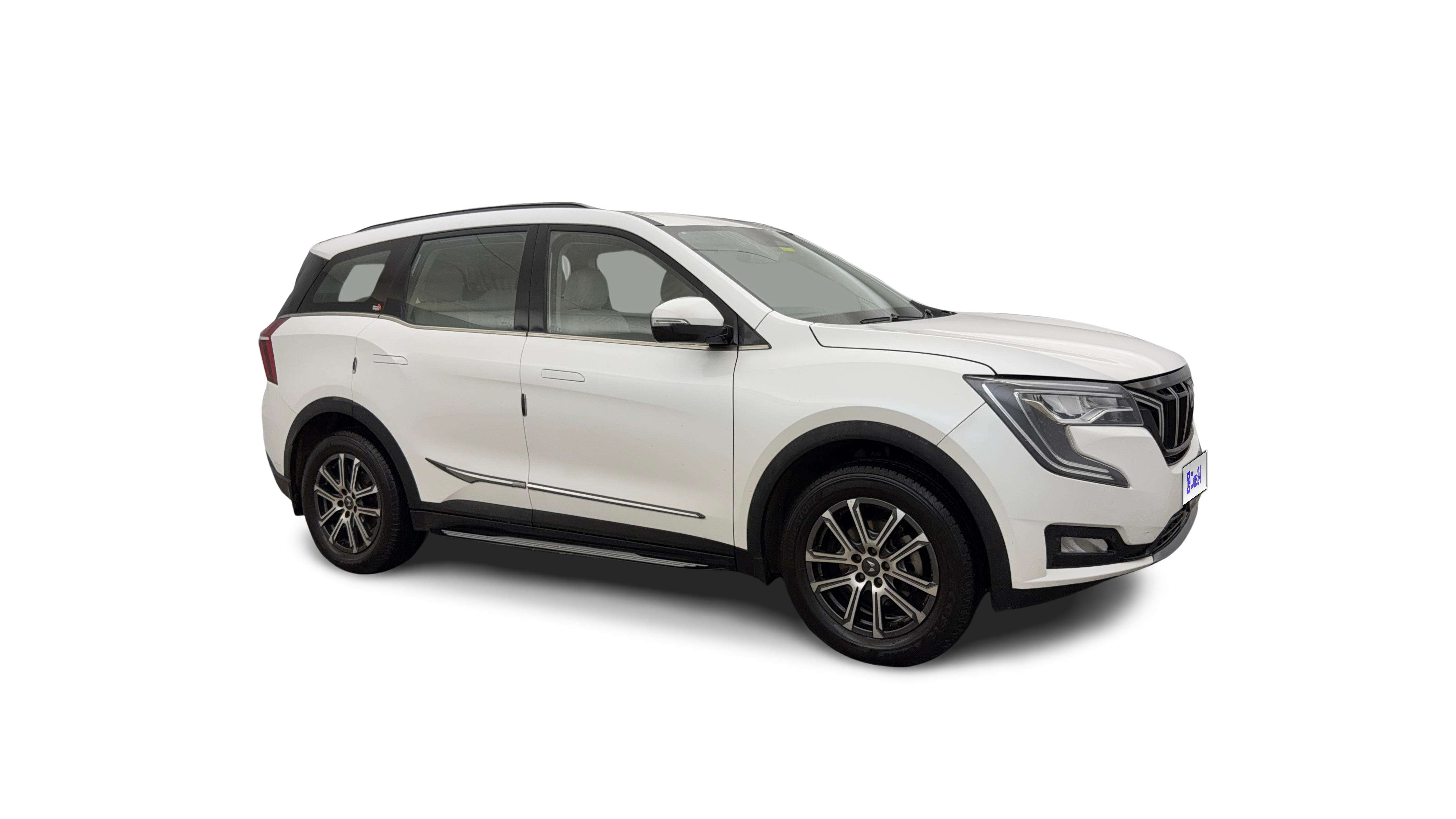 2023 Mahindra XUV700 - SUV - Petrol - Manual - ₹15.49 lakh