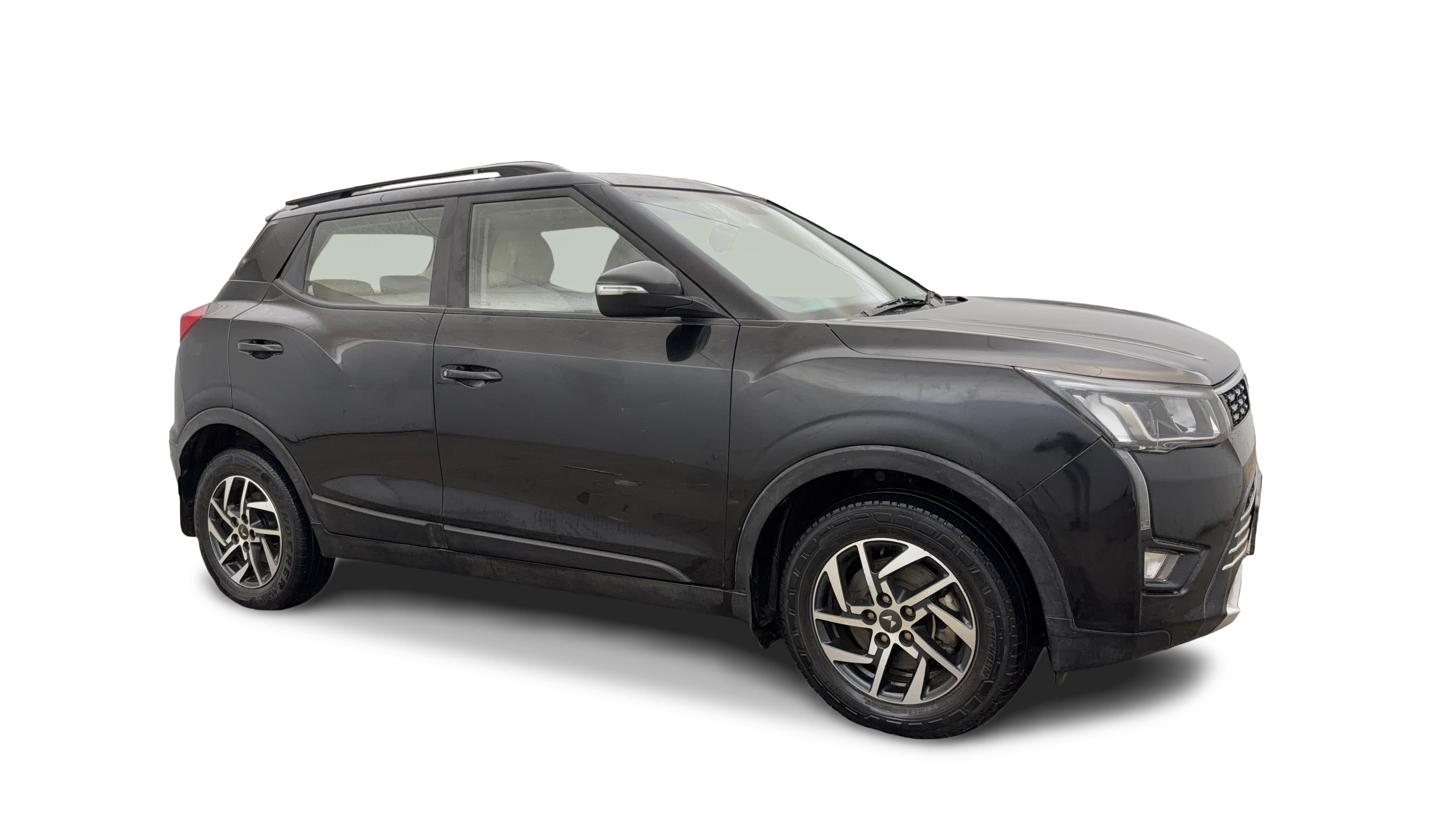 2022 Mahindra XUV300 - SUV - Petrol - Manual - ₹7.40 lakh
