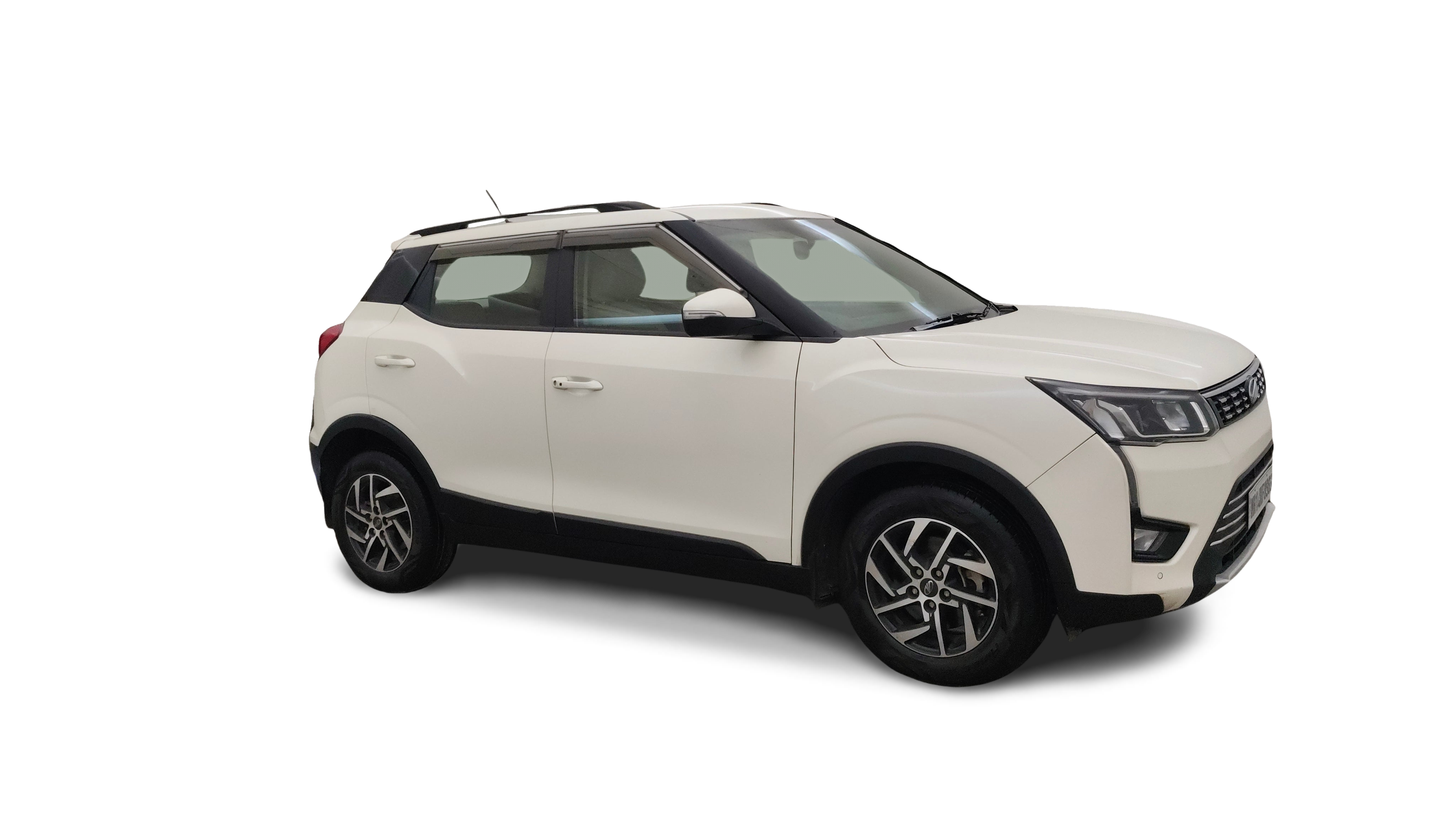 2022 Mahindra XUV300 - SUV - Petrol - Manual - ₹8.27 lakh