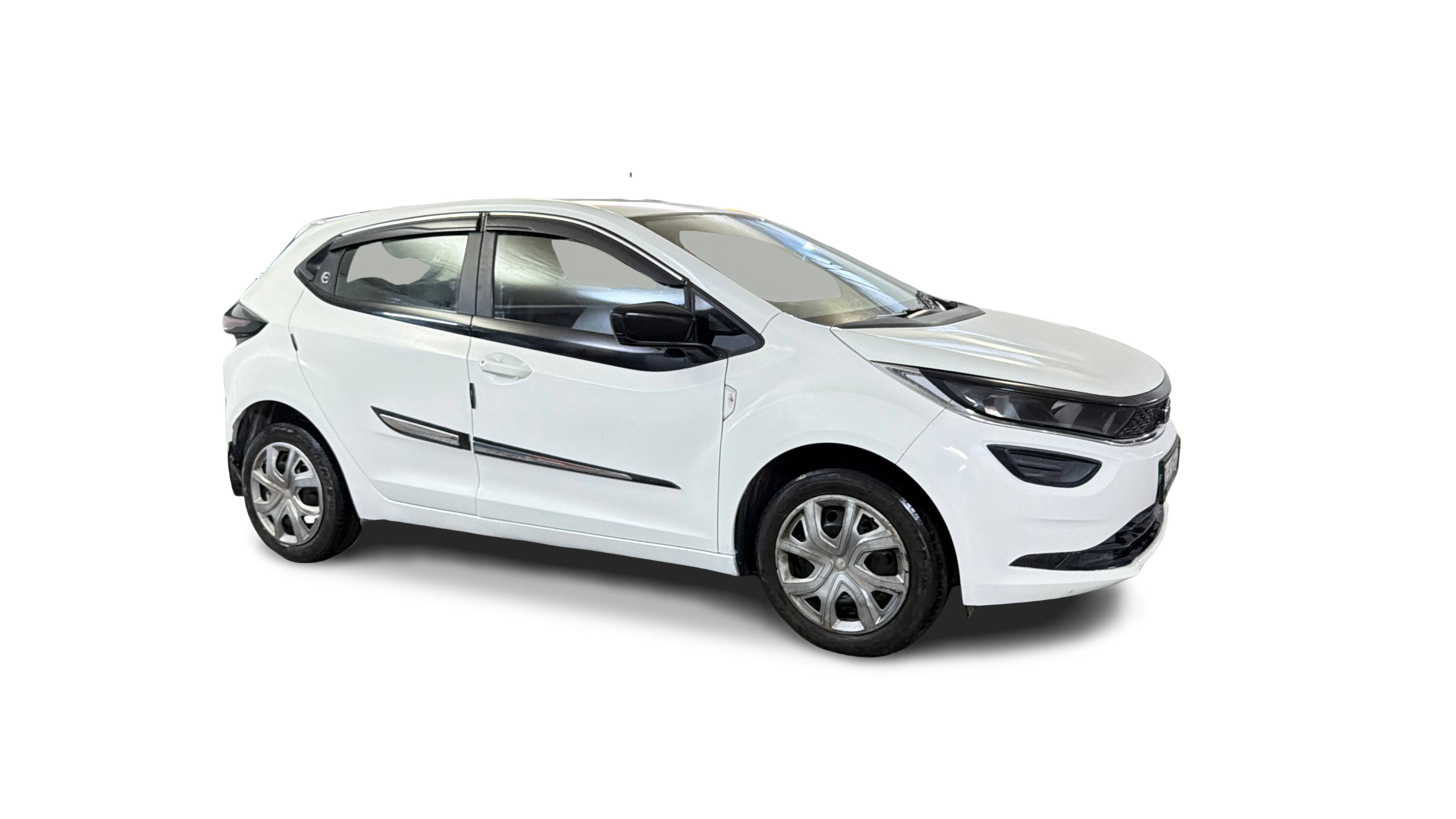 2023 Tata ALTROZ - Hatchback - Petrol - Manual - ₹4.45 lakh