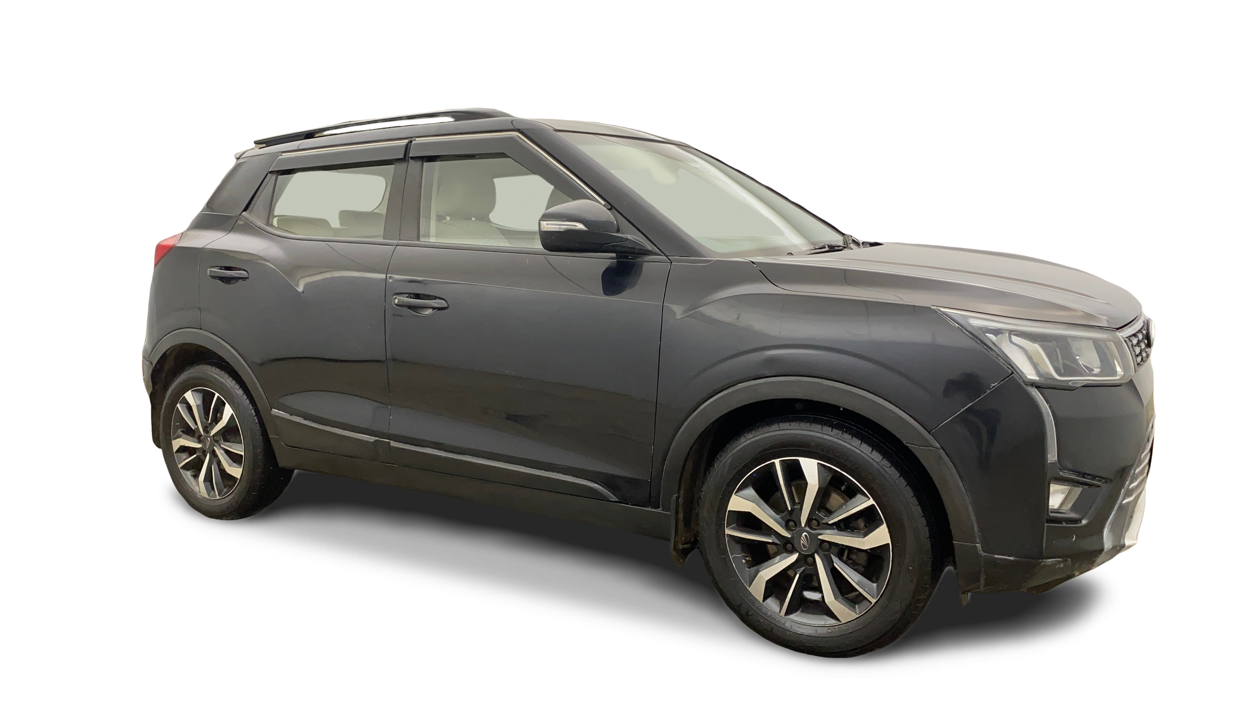 2020 Mahindra XUV300 - SUV - Petrol - Manual - ₹5.44 lakh