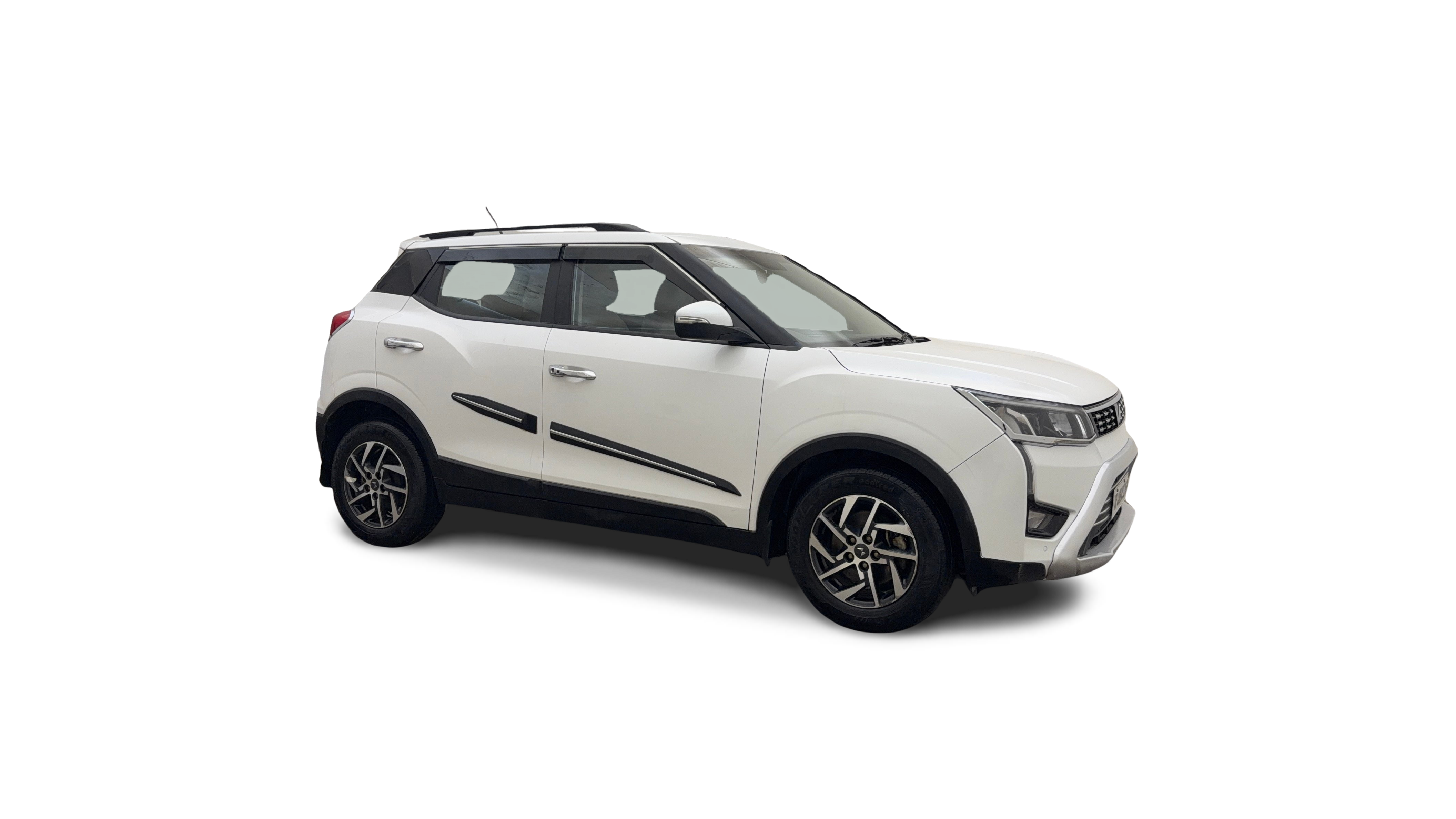 2023 Mahindra XUV300 - SUV - Petrol - Manual - ₹8.86 lakh