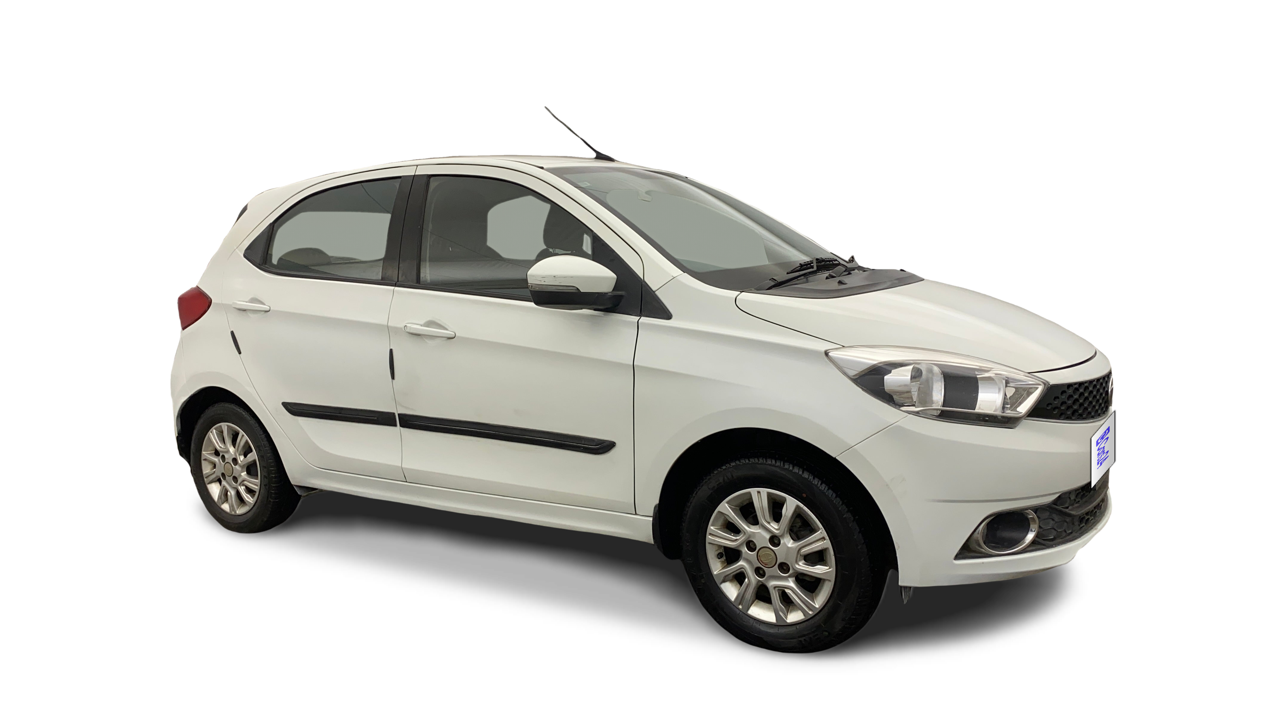 2018 Tata Tiago - Hatchback - Petrol - Automatic - ₹3.28 lakh