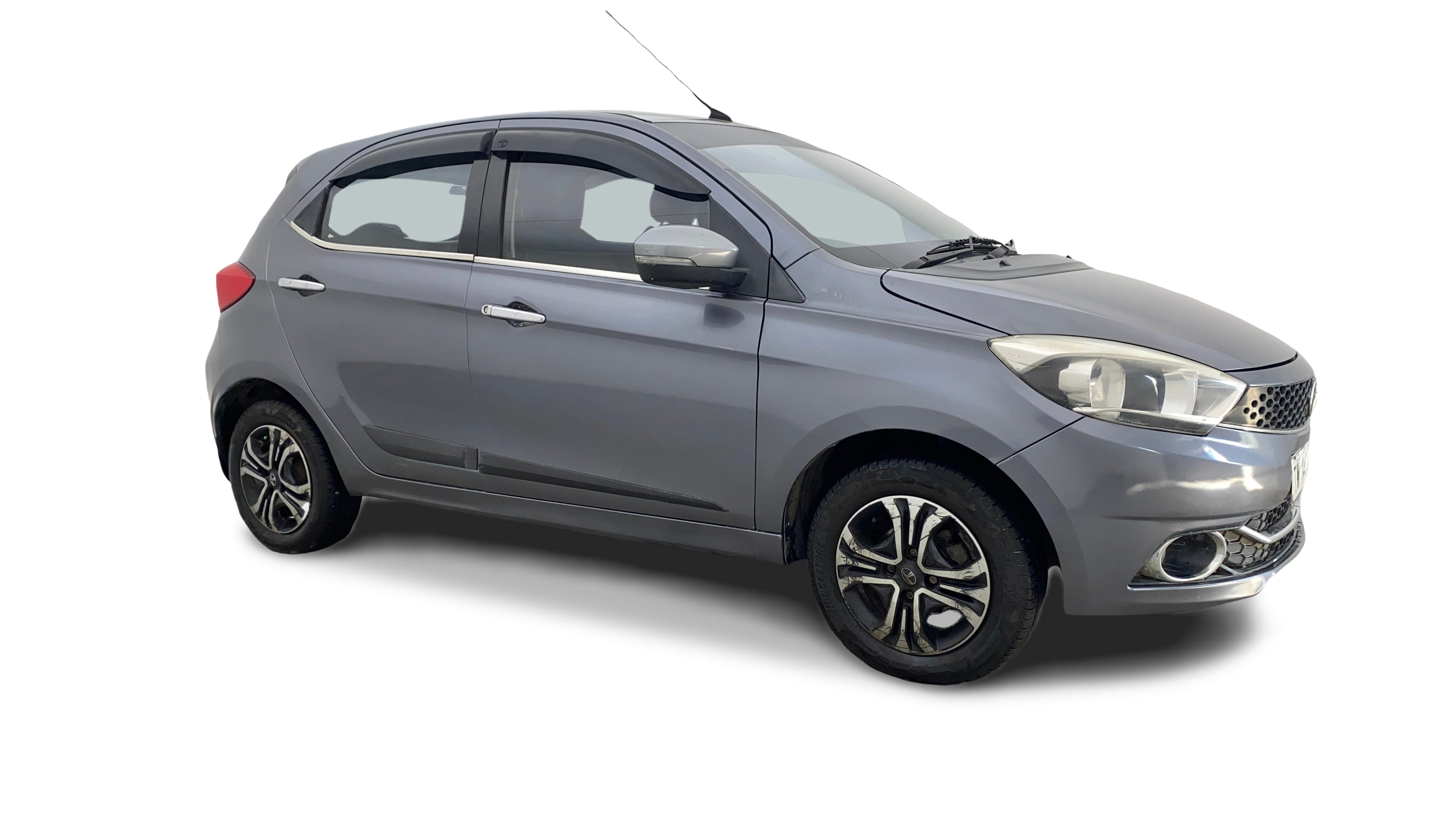 Tata Tiago-img