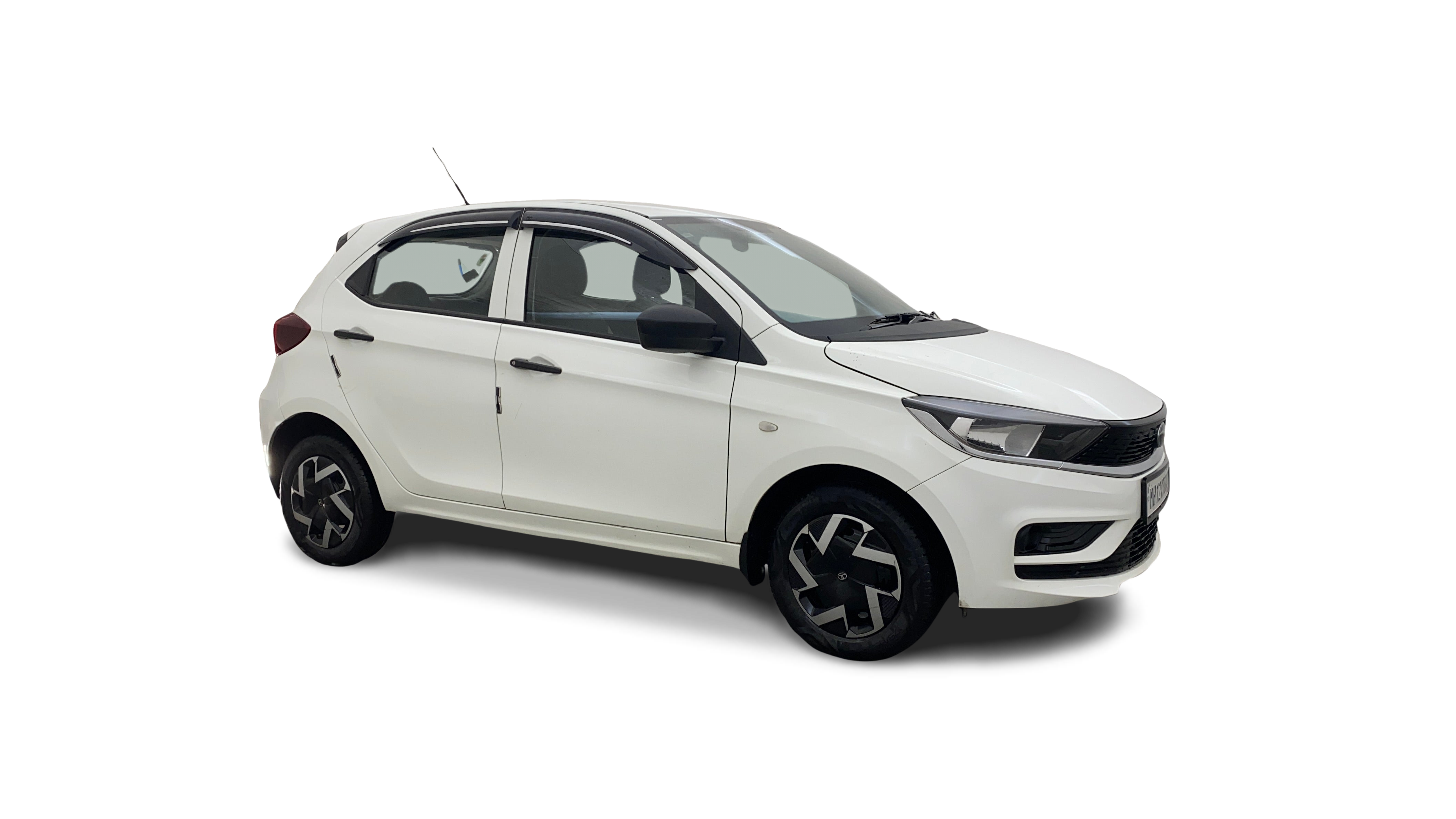 Tata Tiago-img