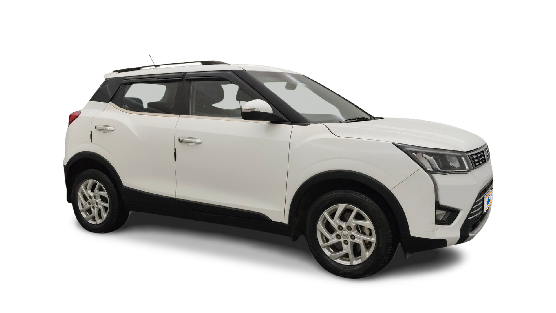 2024 Mahindra XUV300 - SUV - Petrol - Manual - ₹7.22 lakh