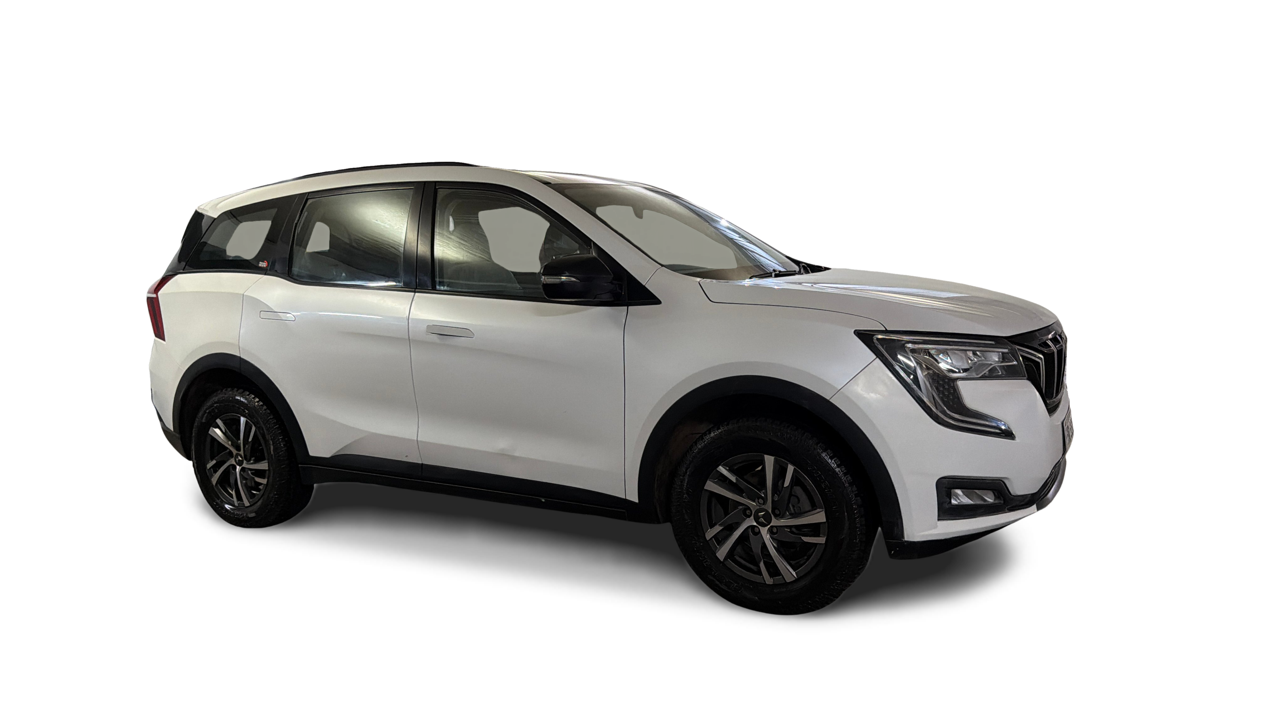 2023 Mahindra XUV700 - SUV - Diesel - Manual - ₹13.29 lakh