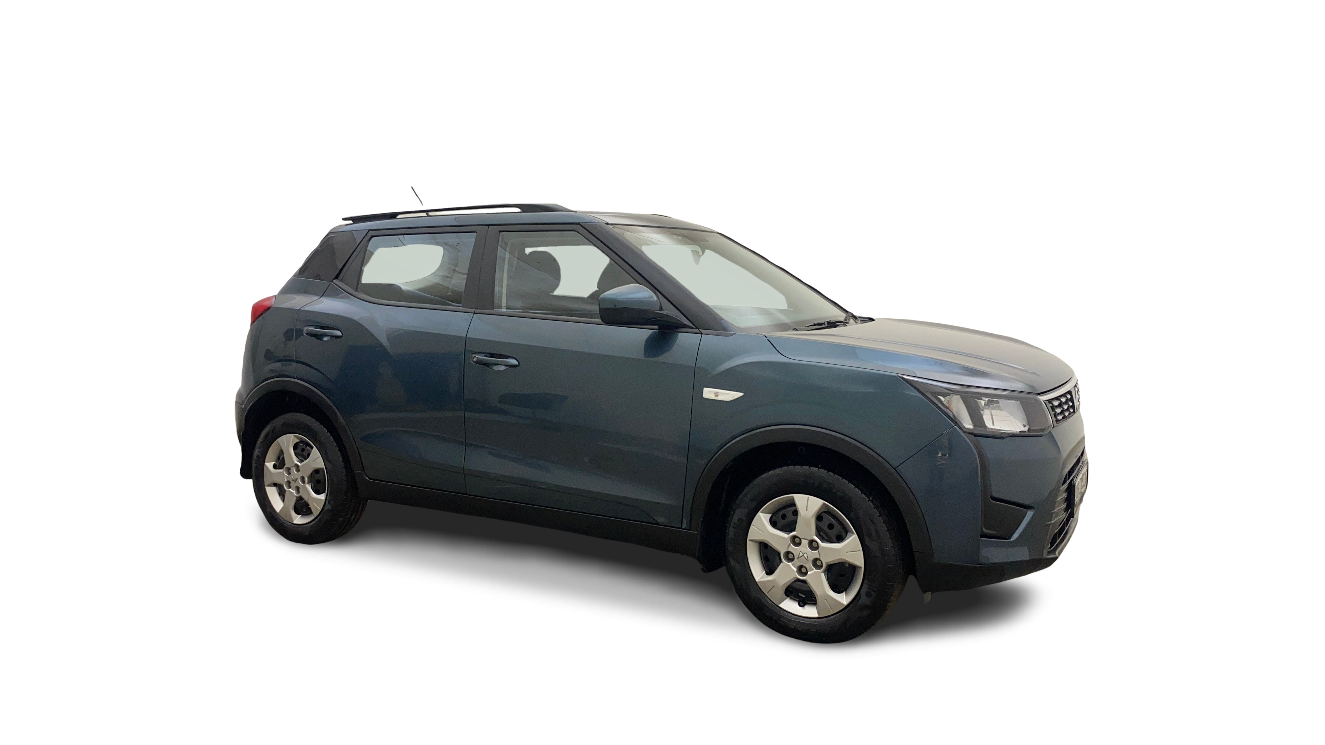 2023 Mahindra XUV300 - SUV - Petrol - Automatic - ₹9.04 lakh