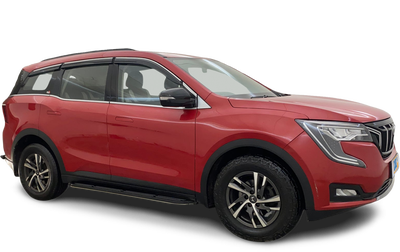 Mahindra XUV700-img
