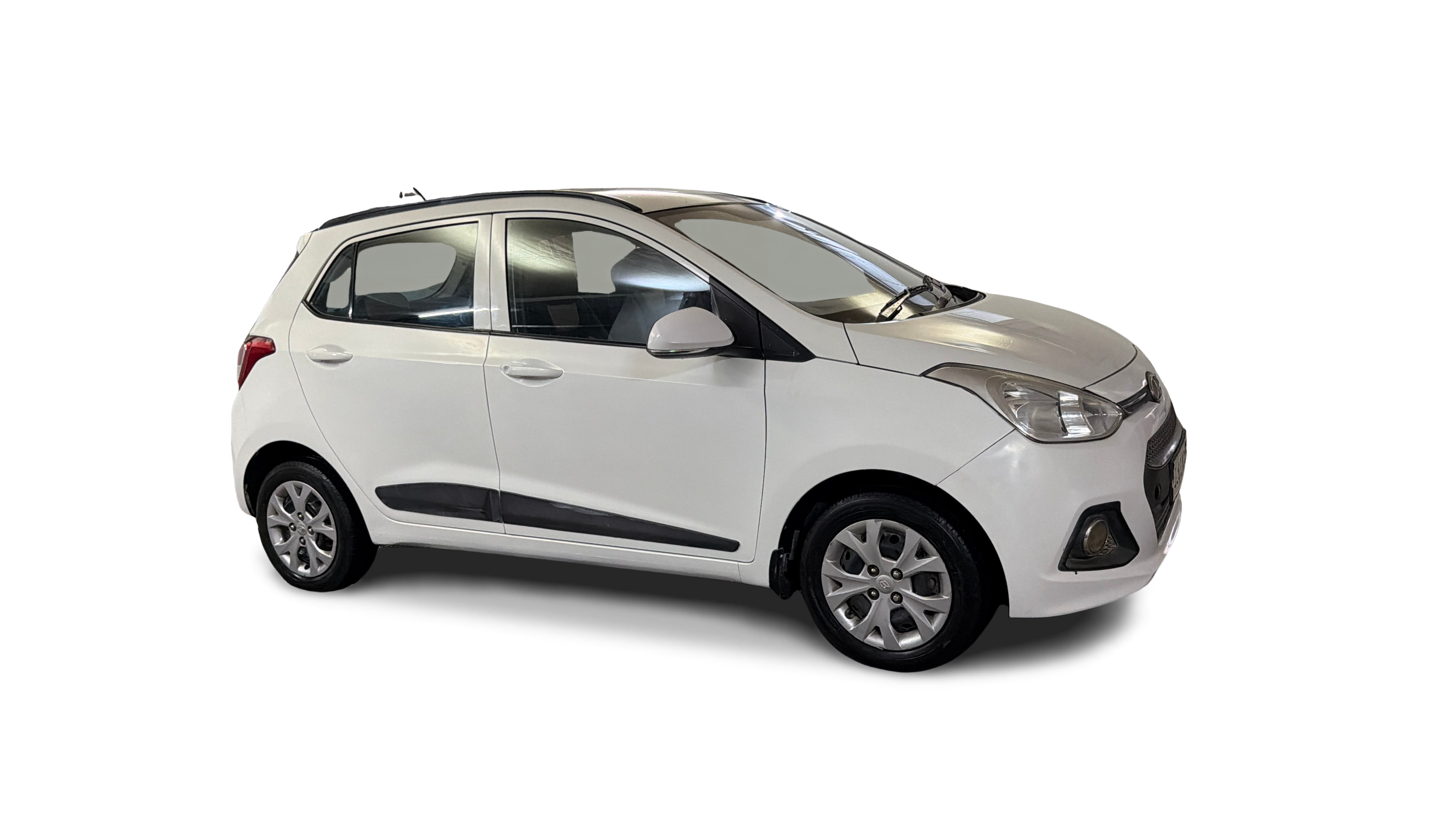 2016 Hyundai Grand i10 - Hatchback - CNG - Manual - ₹2.75 lakh