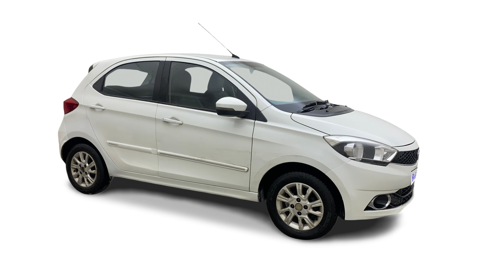 2017 Tata Tiago - Hatchback - Petrol - Manual - ₹3.15 lakh
