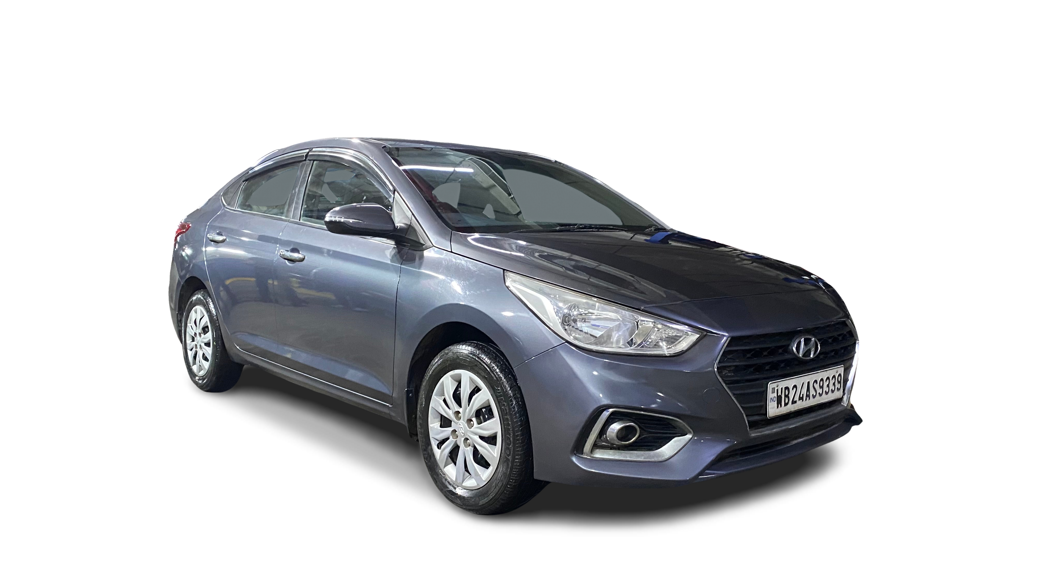Hyundai Verna-img
