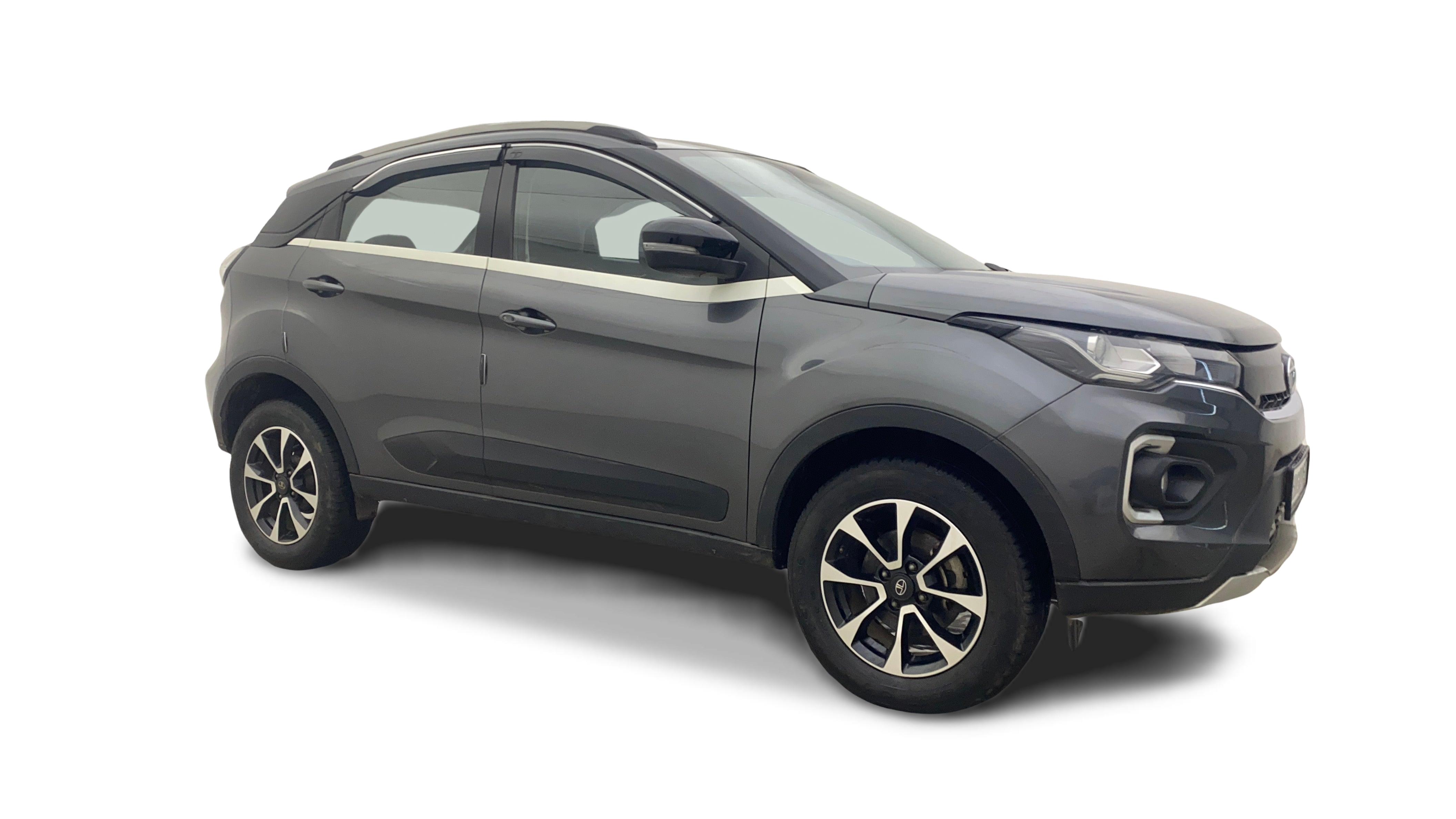 Tata NEXON-img