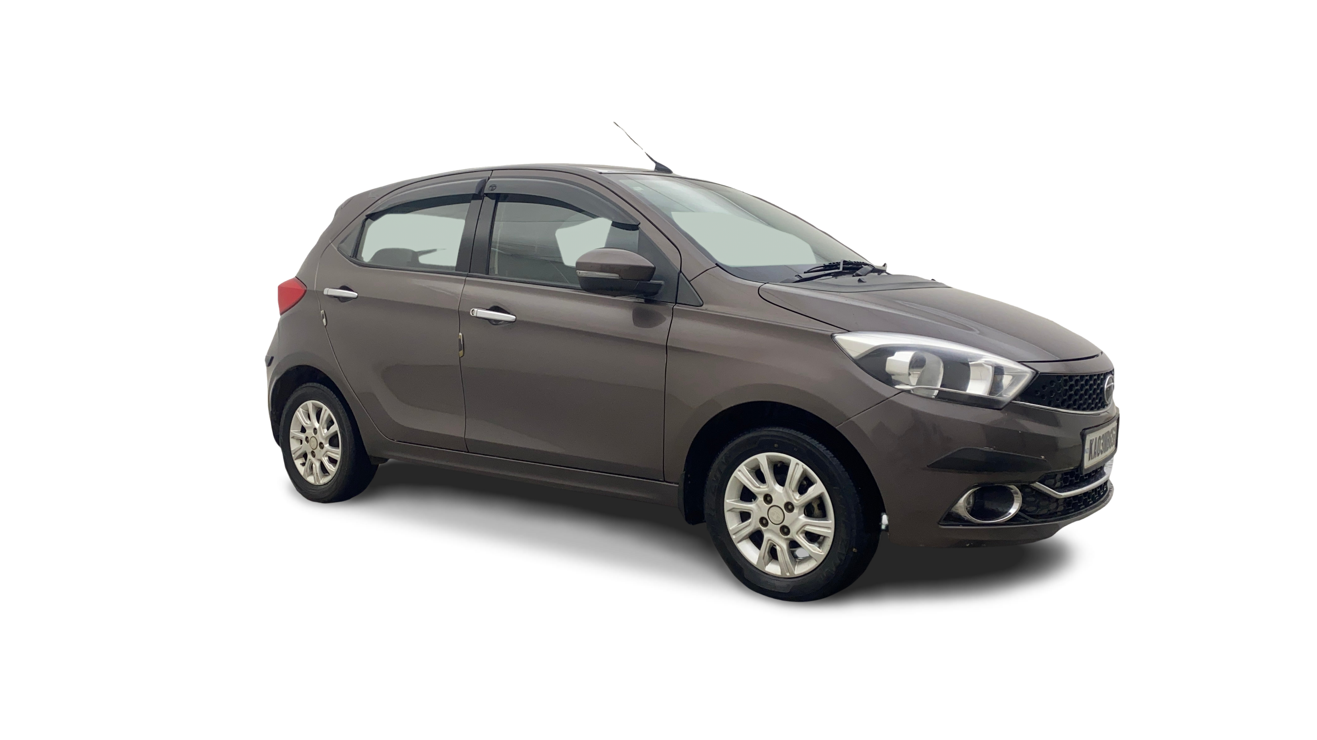 Tata Tiago-img