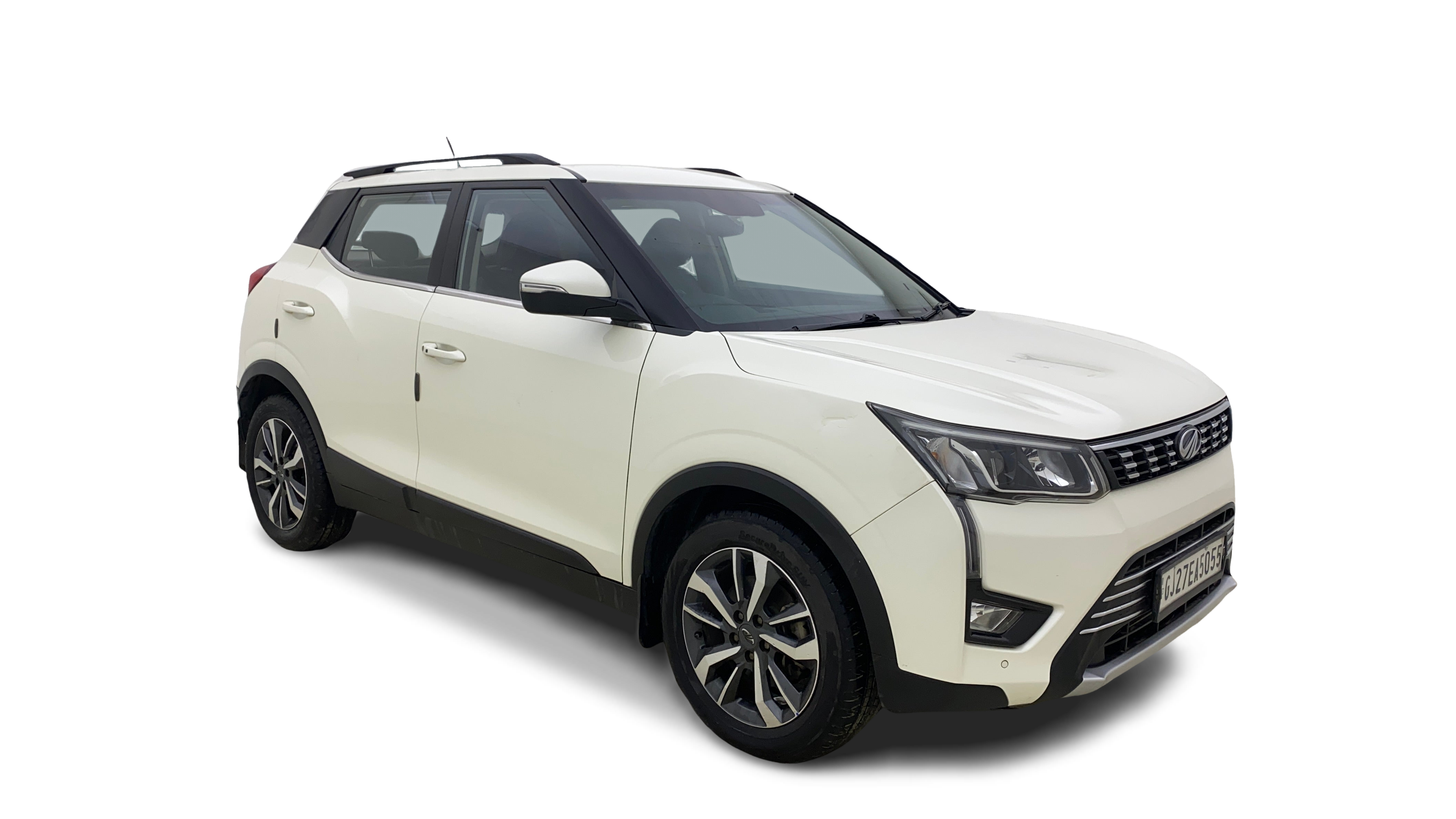 Mahindra XUV300-img