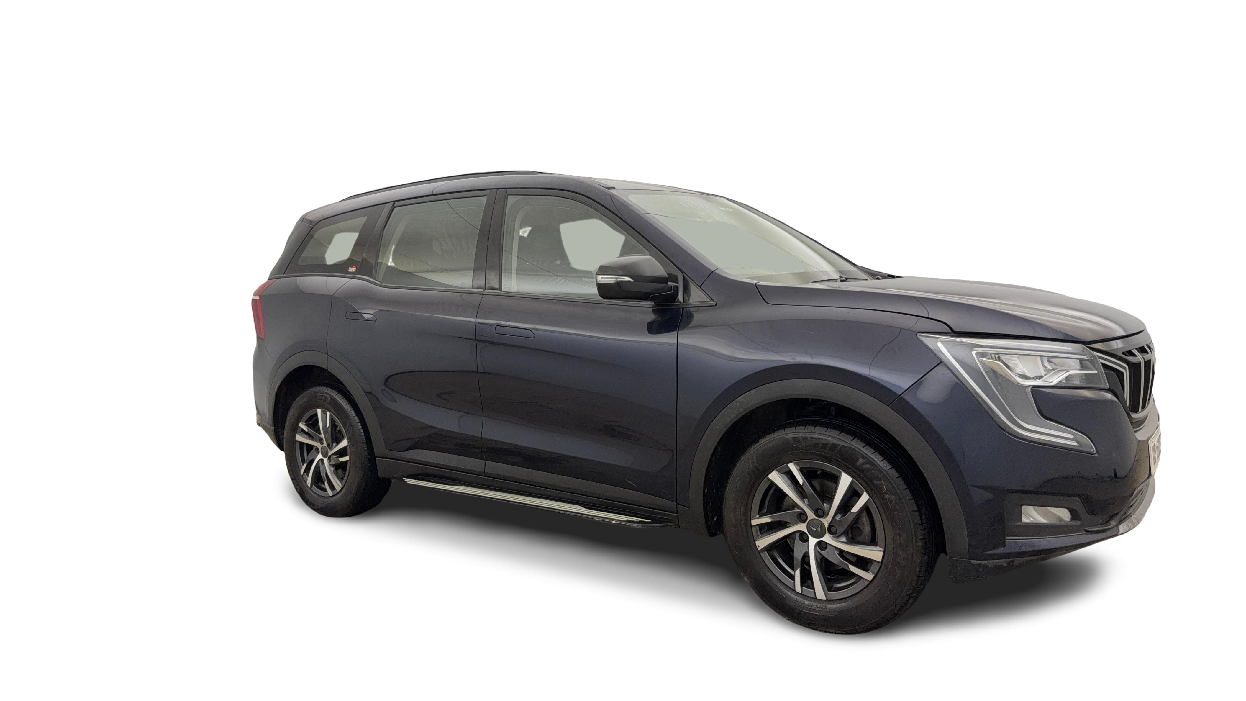 2022 Mahindra XUV700 - SUV - Petrol - Manual - ₹14.31 lakh