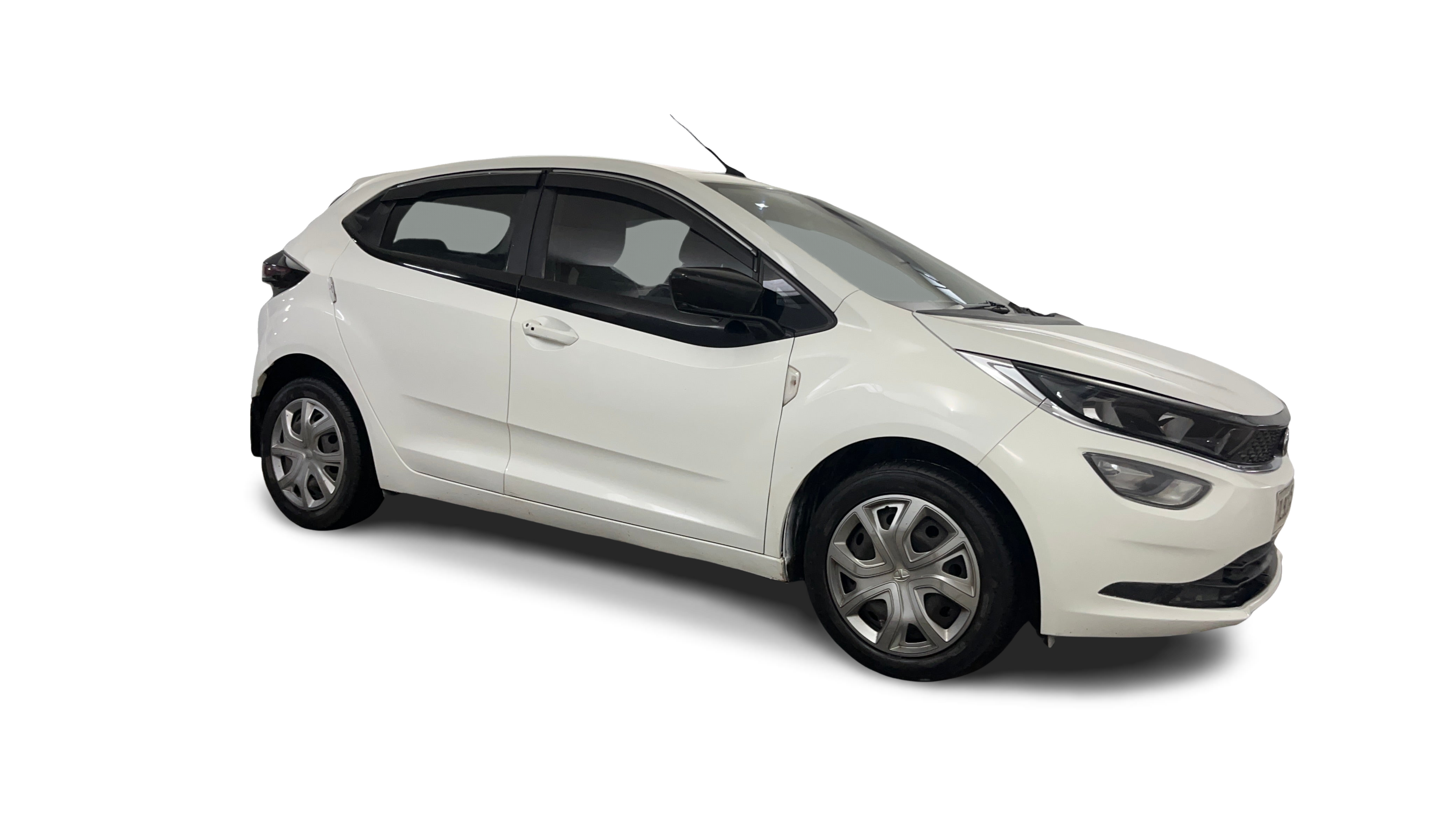 Tata ALTROZ-img