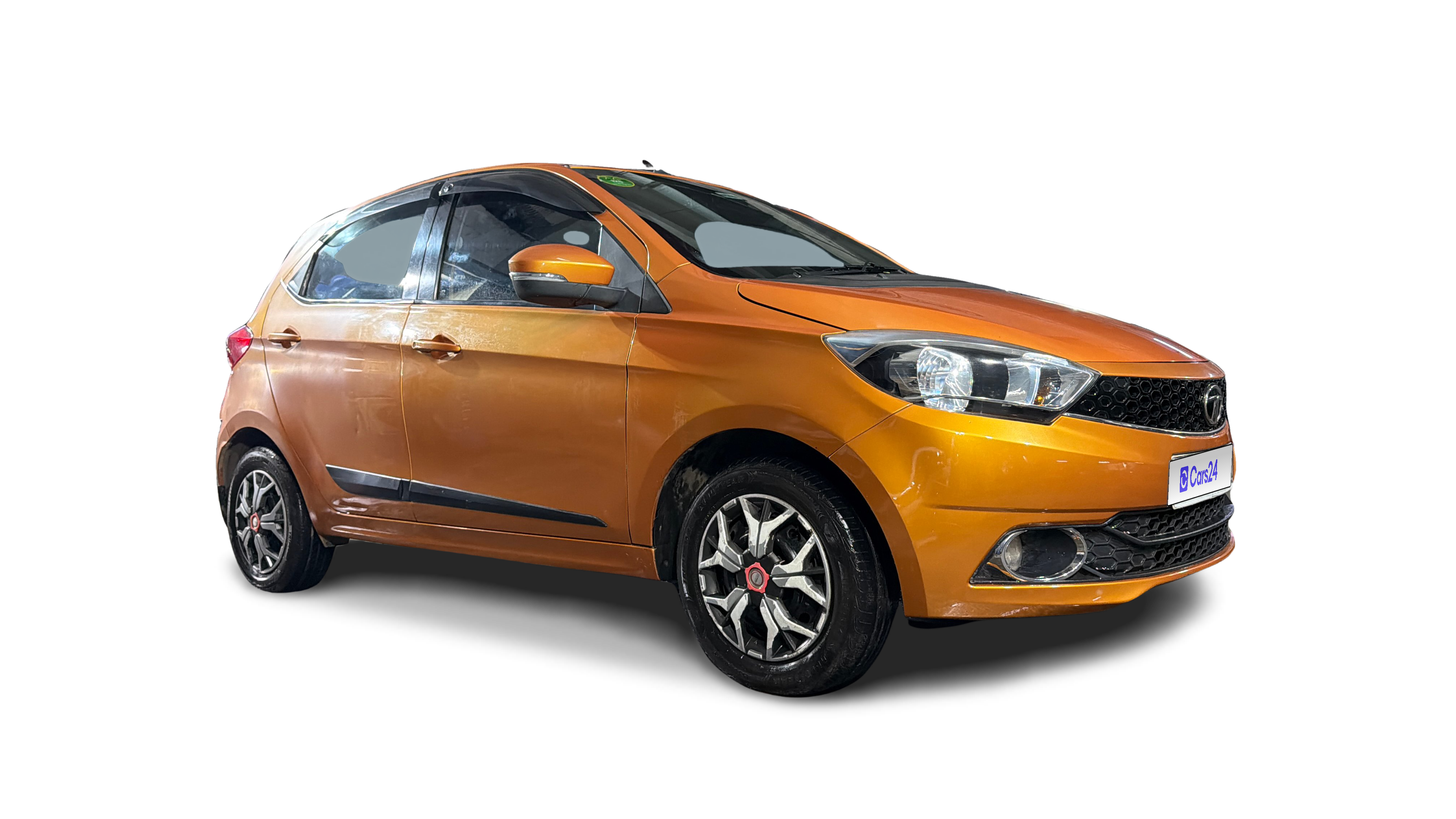 2016 Tata Tiago - Hatchback - Diesel - Manual - ₹3.21 lakh