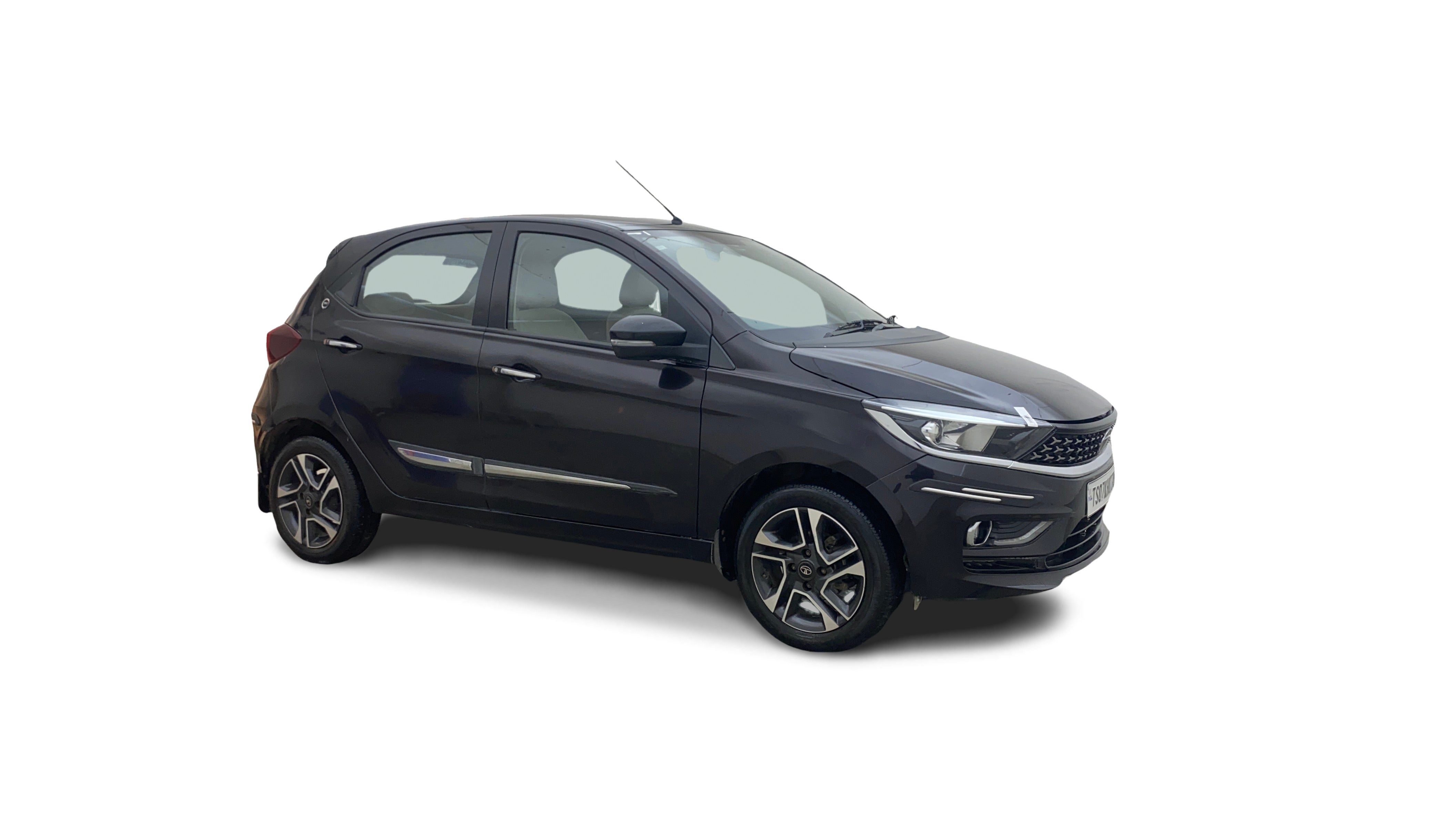 Tata Tiago-img