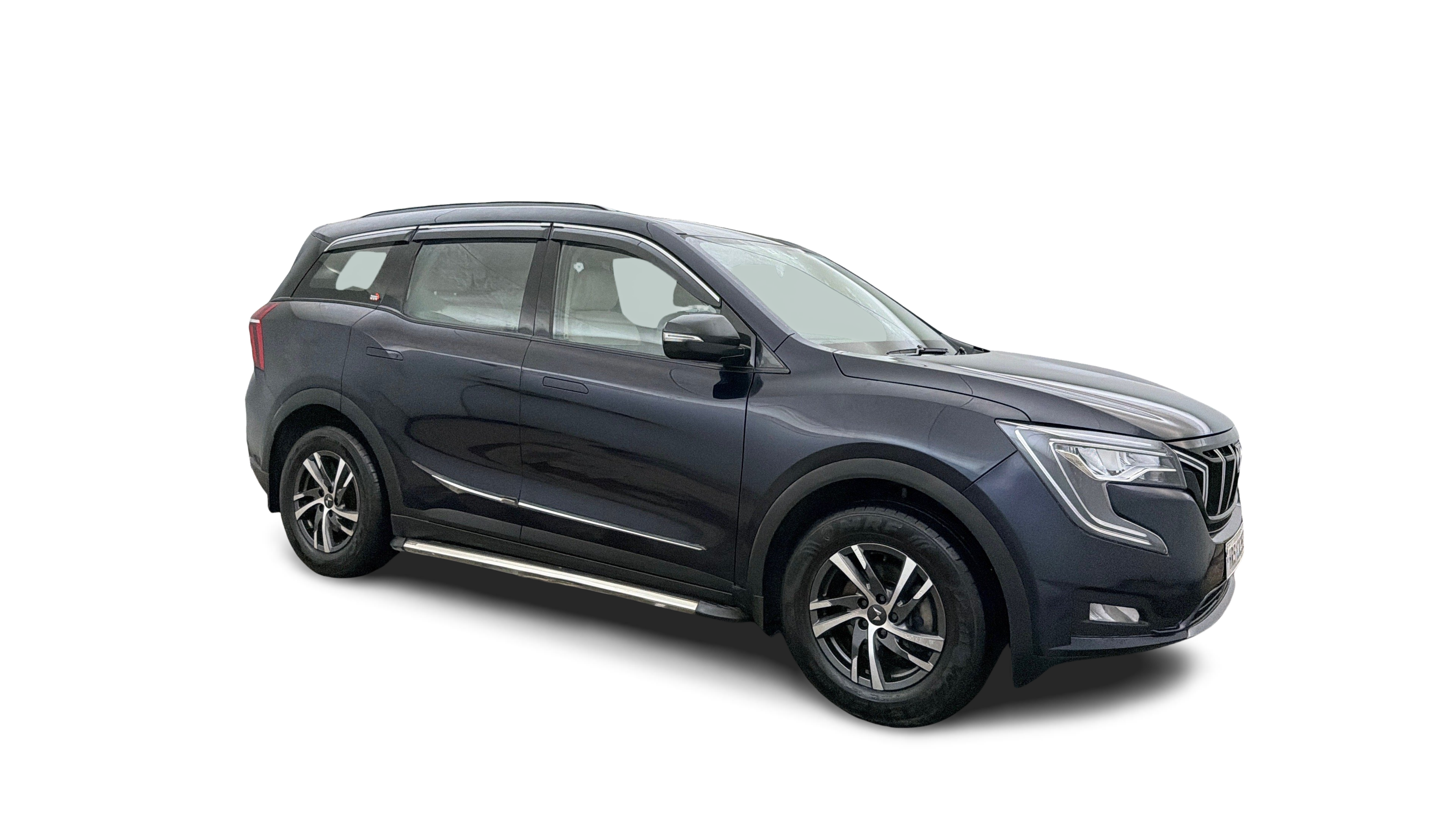 2023 Mahindra XUV700 - SUV - Petrol - Manual - ₹14.52 lakh