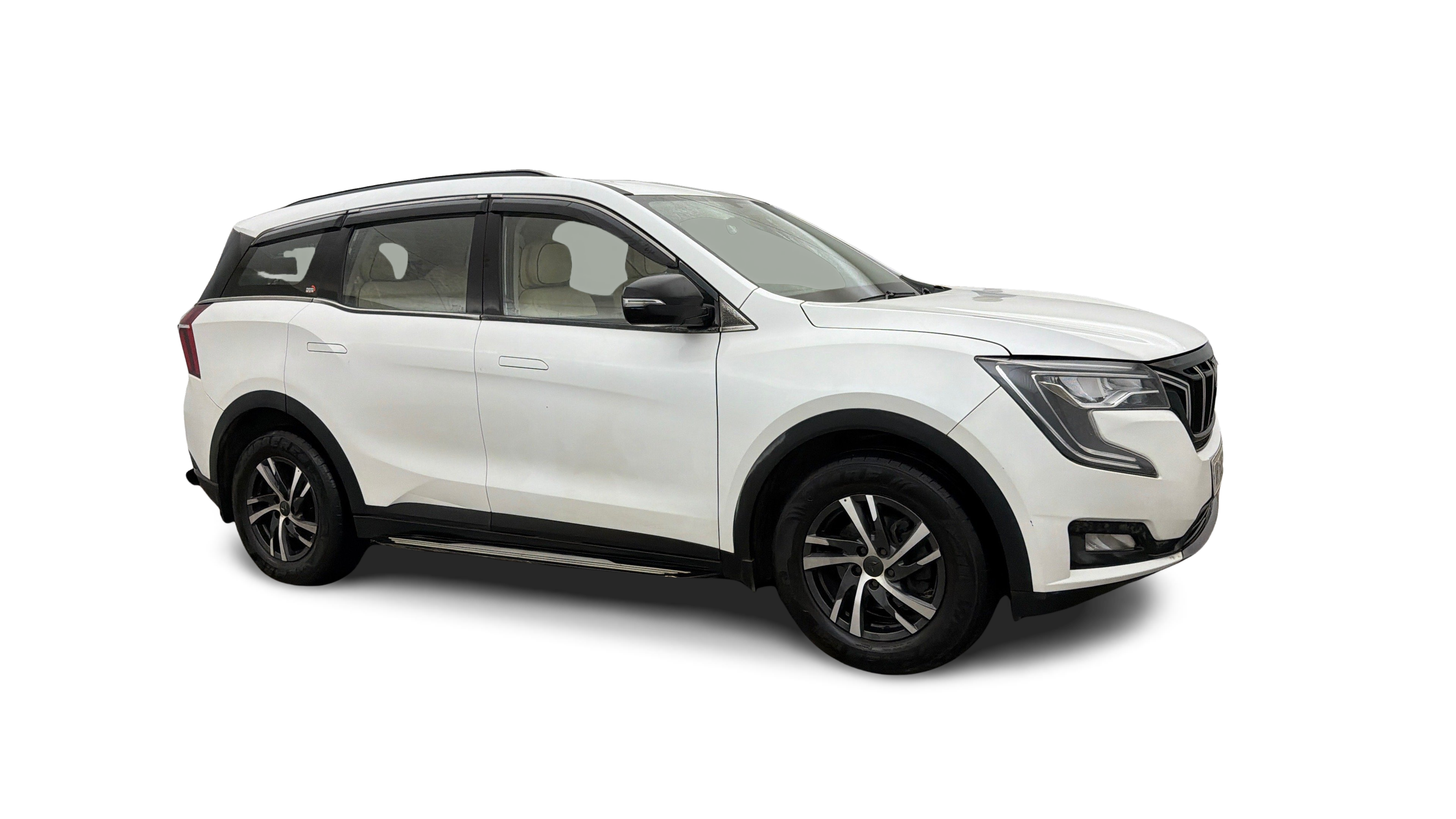 2022 Mahindra XUV700 - SUV - Petrol - Manual - ₹13.02 lakh