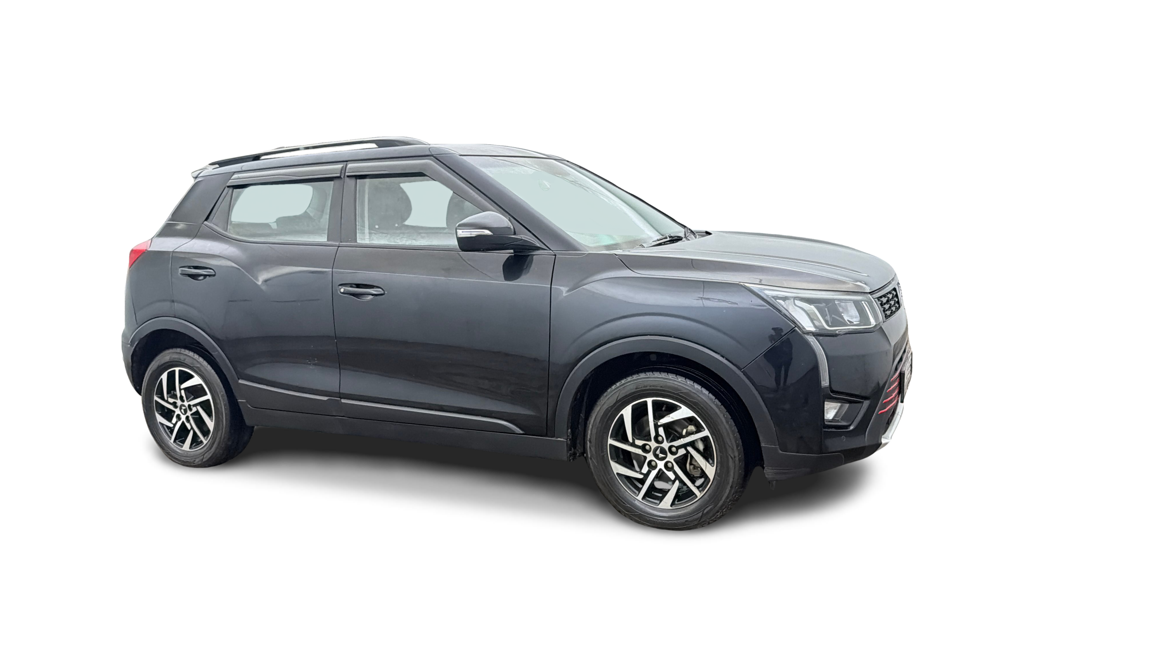 2023 Mahindra XUV300 - SUV - Petrol - Manual - ₹7.25 lakh