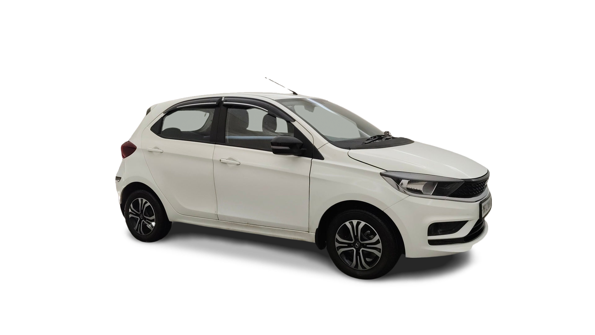 Tata Tiago-img