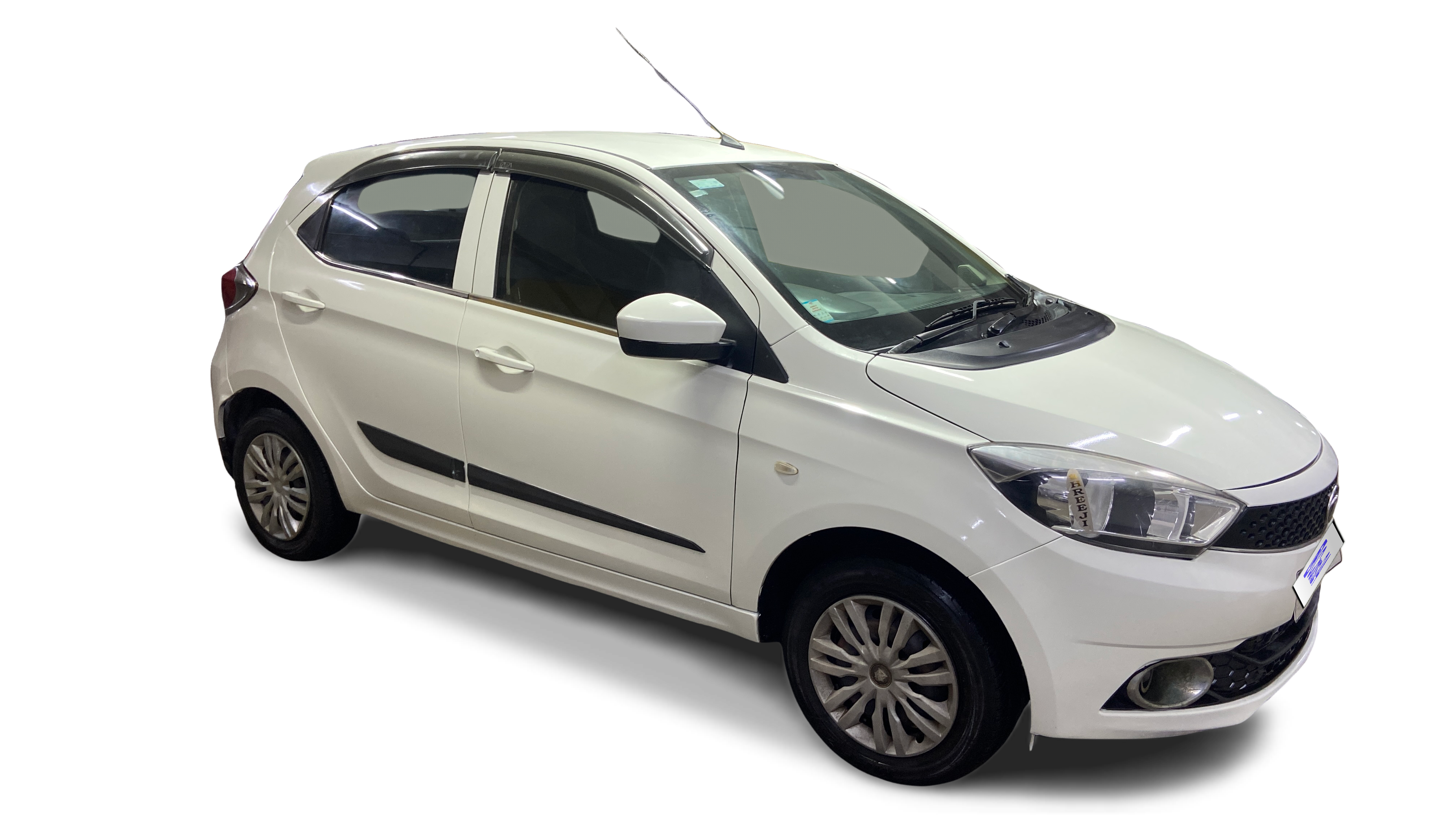 2018 Tata Tiago - Hatchback - Petrol - Manual - ₹2.93 lakh