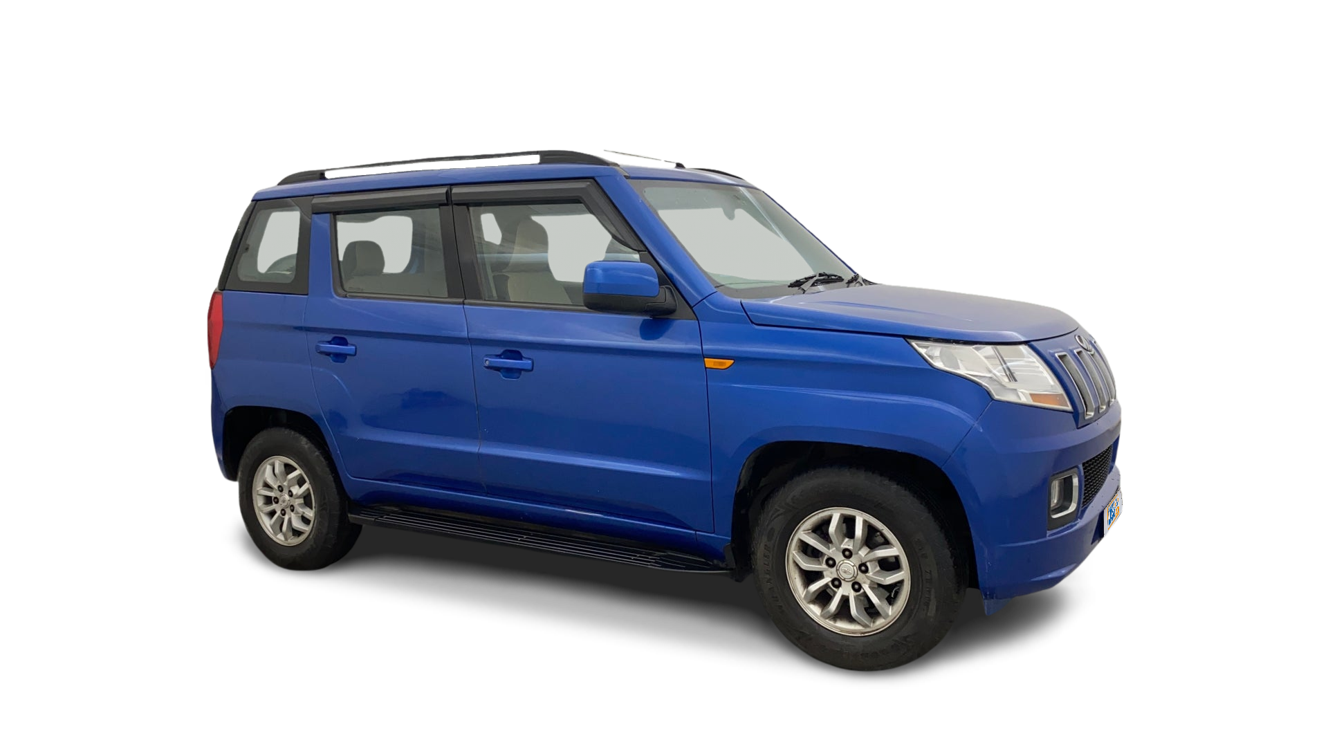 Mahindra TUV300-img