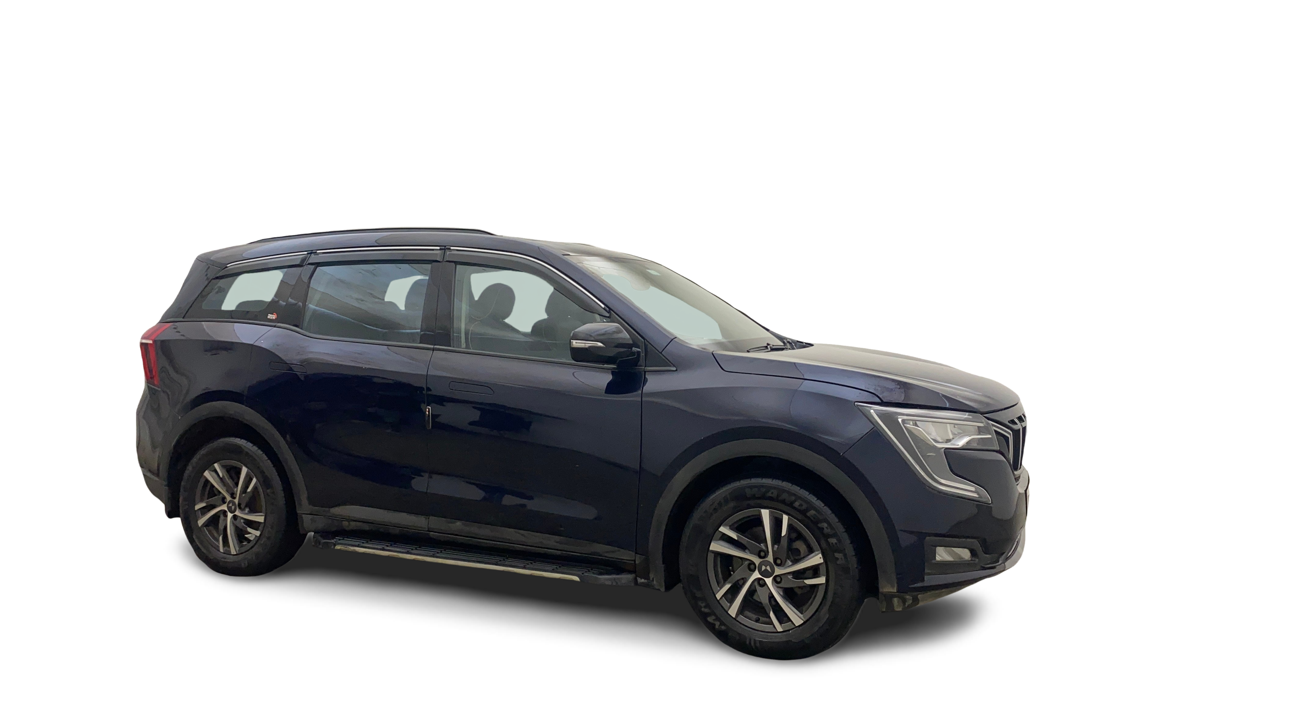 2022 Mahindra XUV700 - SUV - Petrol - Manual - ₹13.13 lakh