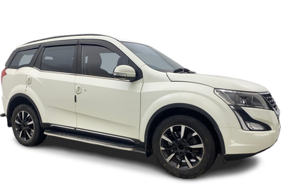 Mahindra XUV500-img
