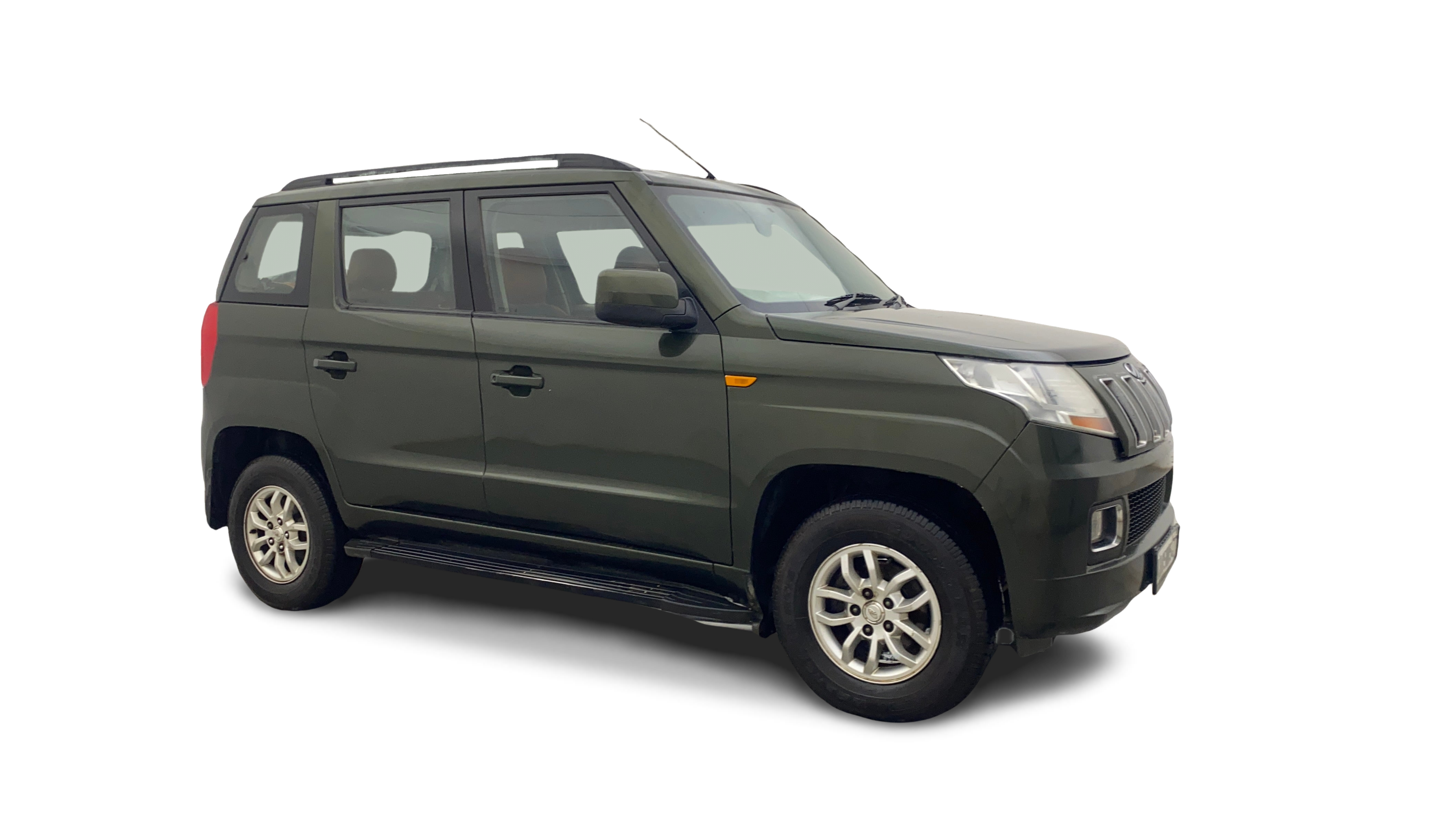 Mahindra TUV300-img