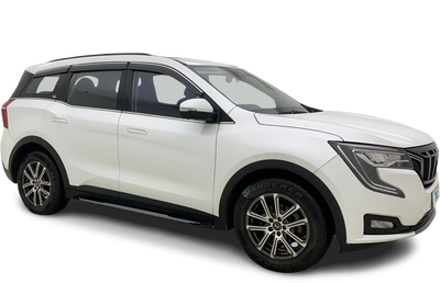 Mahindra XUV700-img