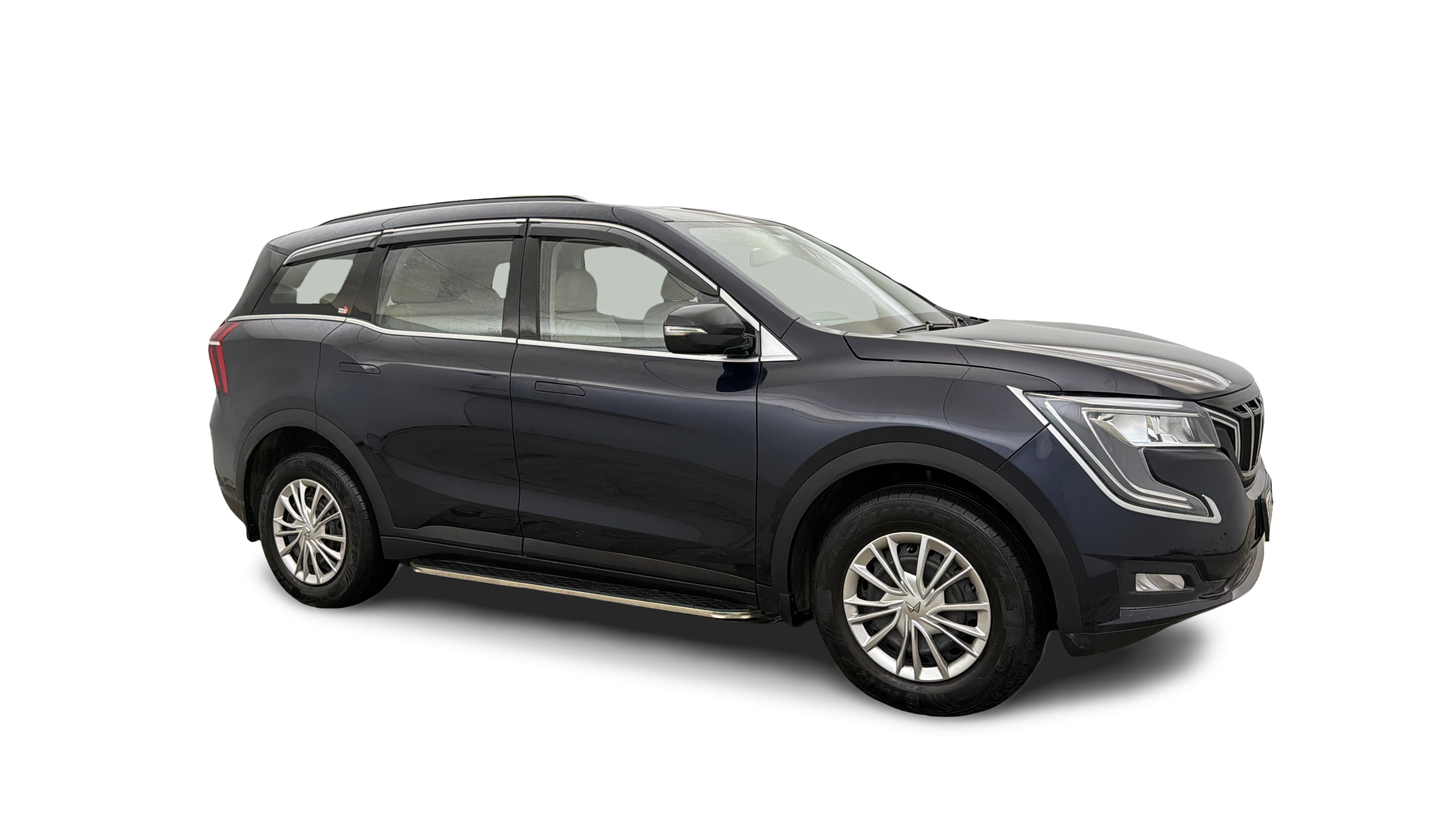 2025 Mahindra XUV700 - SUV - Petrol - Manual - ₹16.25 lakh
