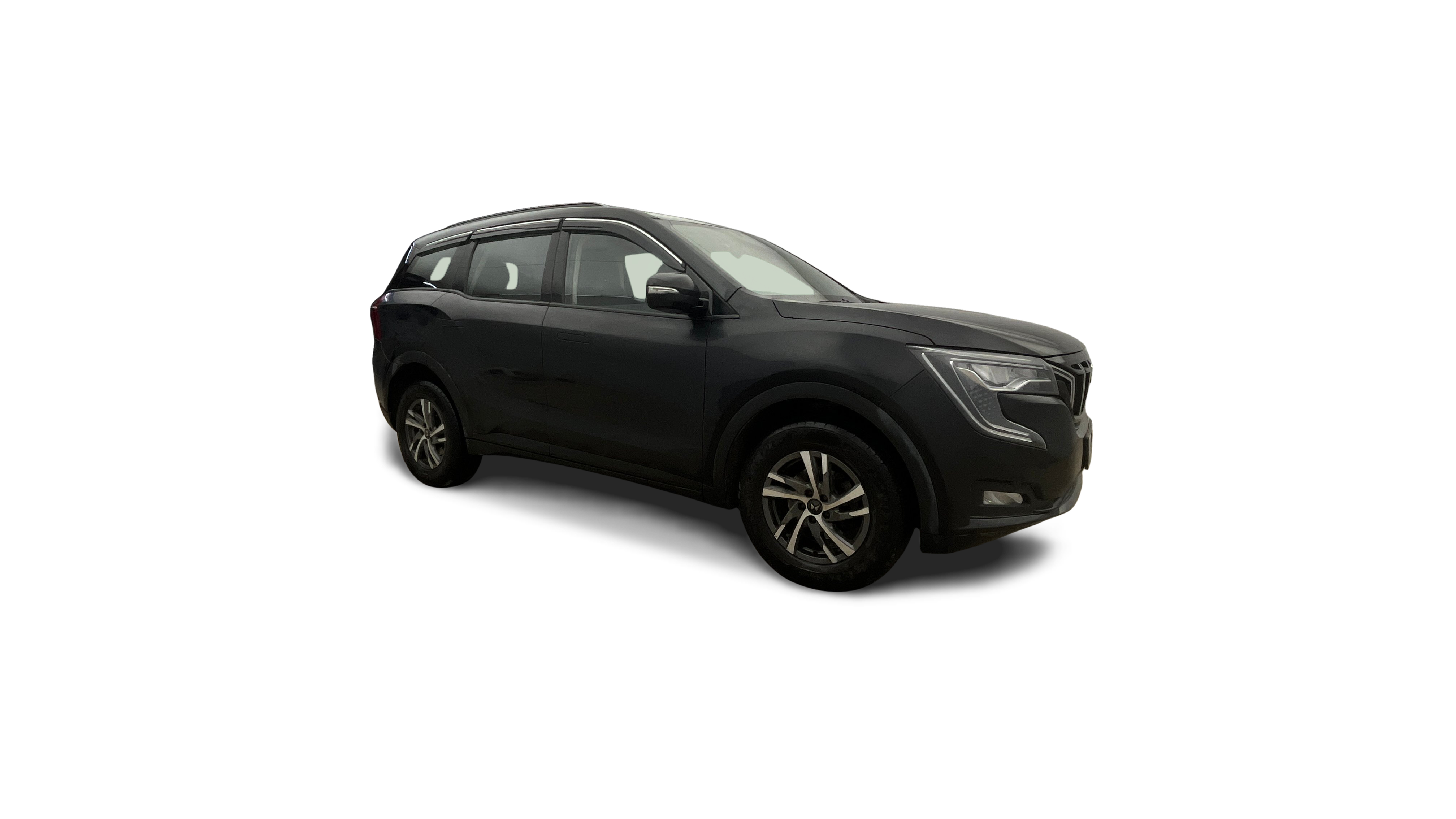 2024 Mahindra XUV700 - SUV - Petrol - Manual - ₹13.85 lakh