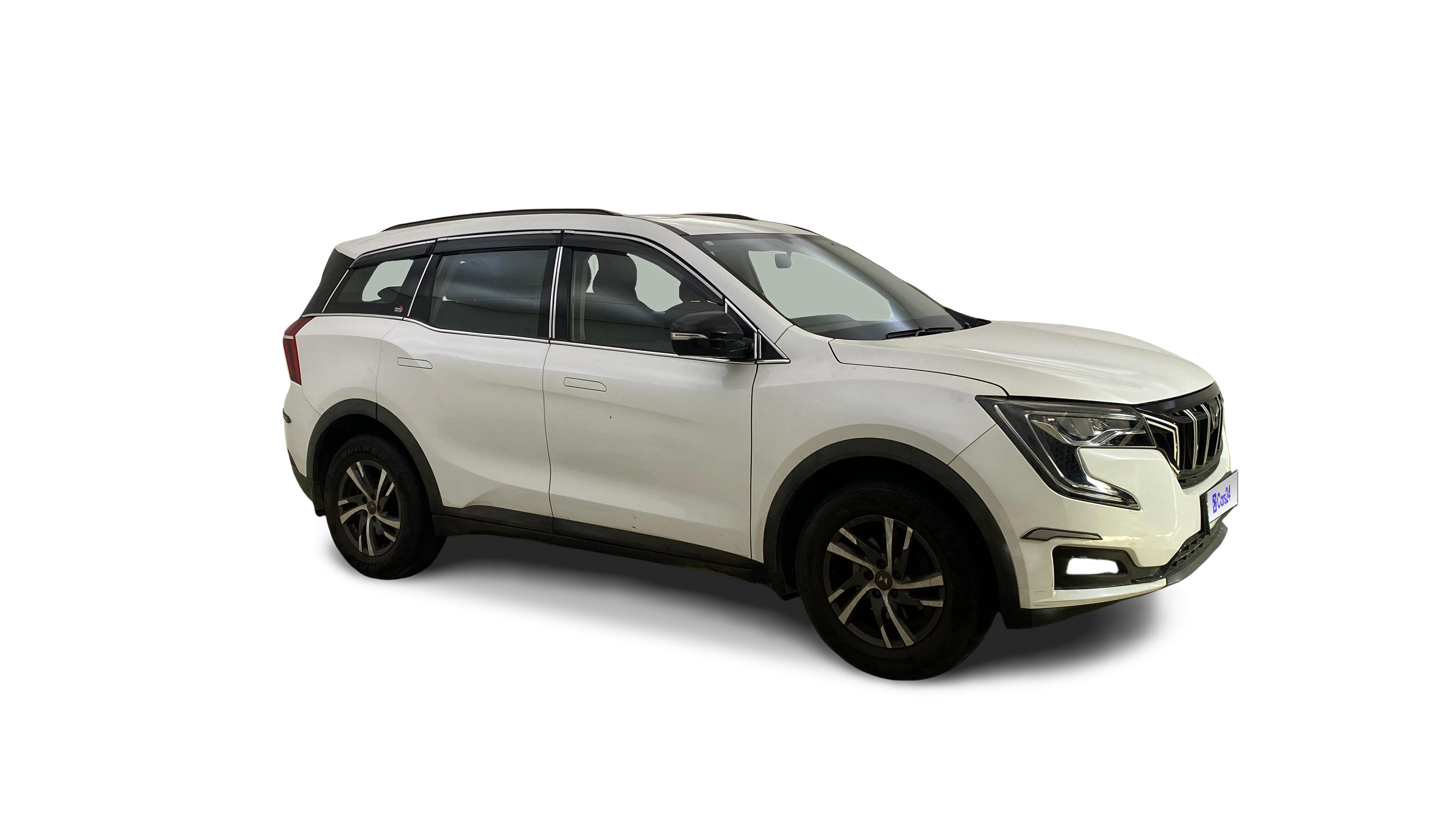 2022 Mahindra XUV700 - SUV - Petrol - Manual - ₹14.15 lakh